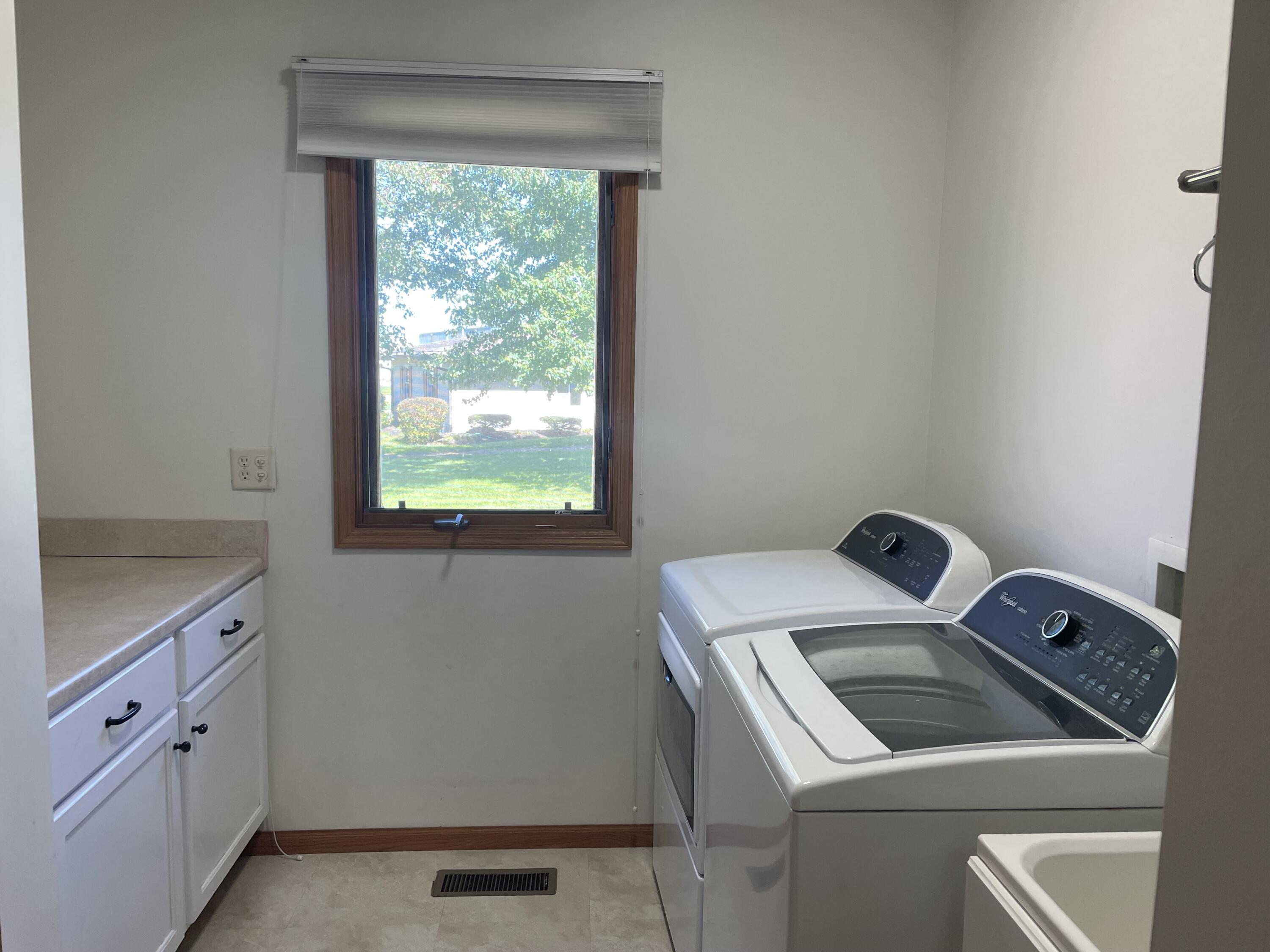 1502 Cumberland, Sidney, Ohio 45365