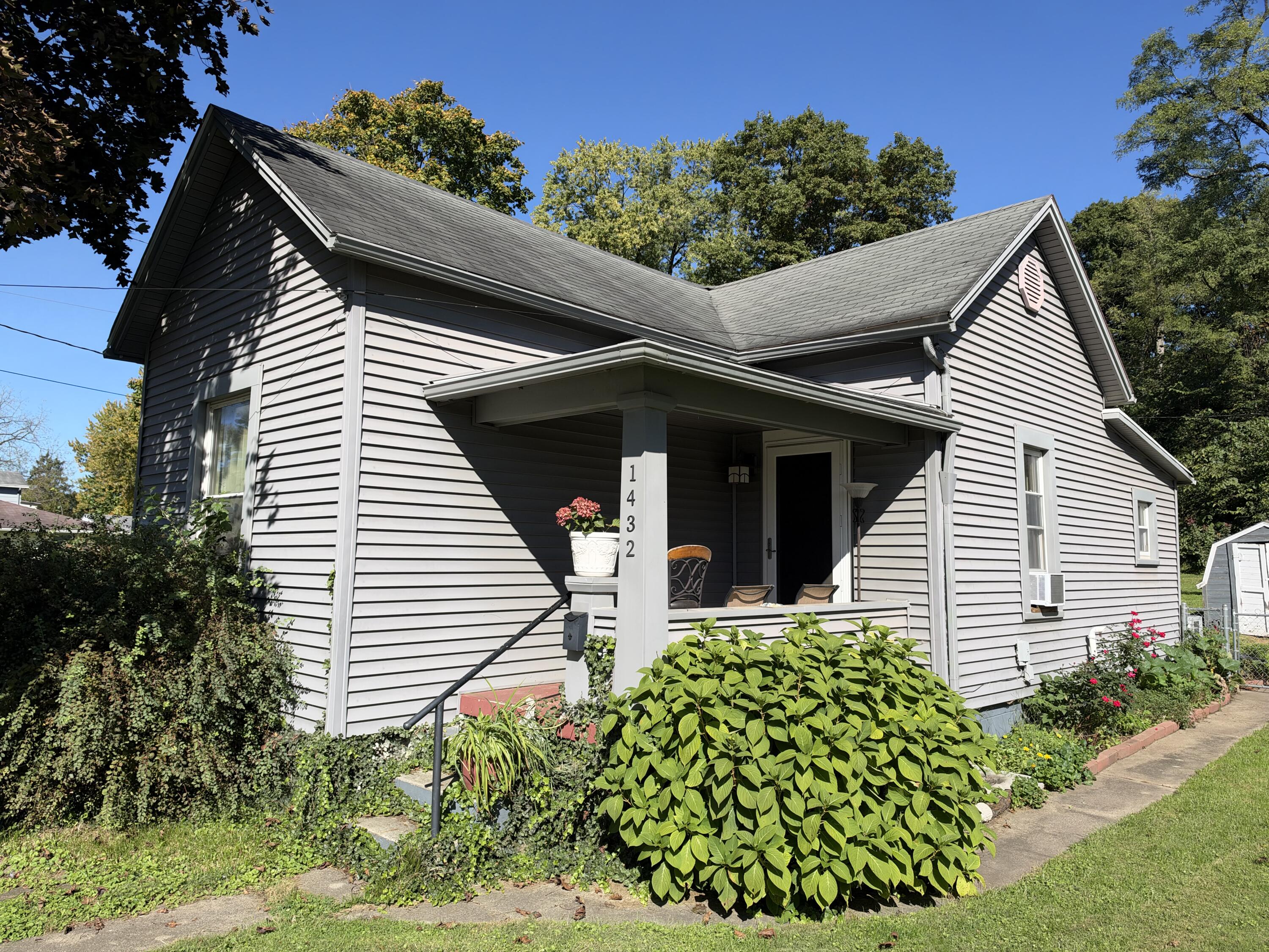 1432 Broadway, Springfield, Ohio 45504