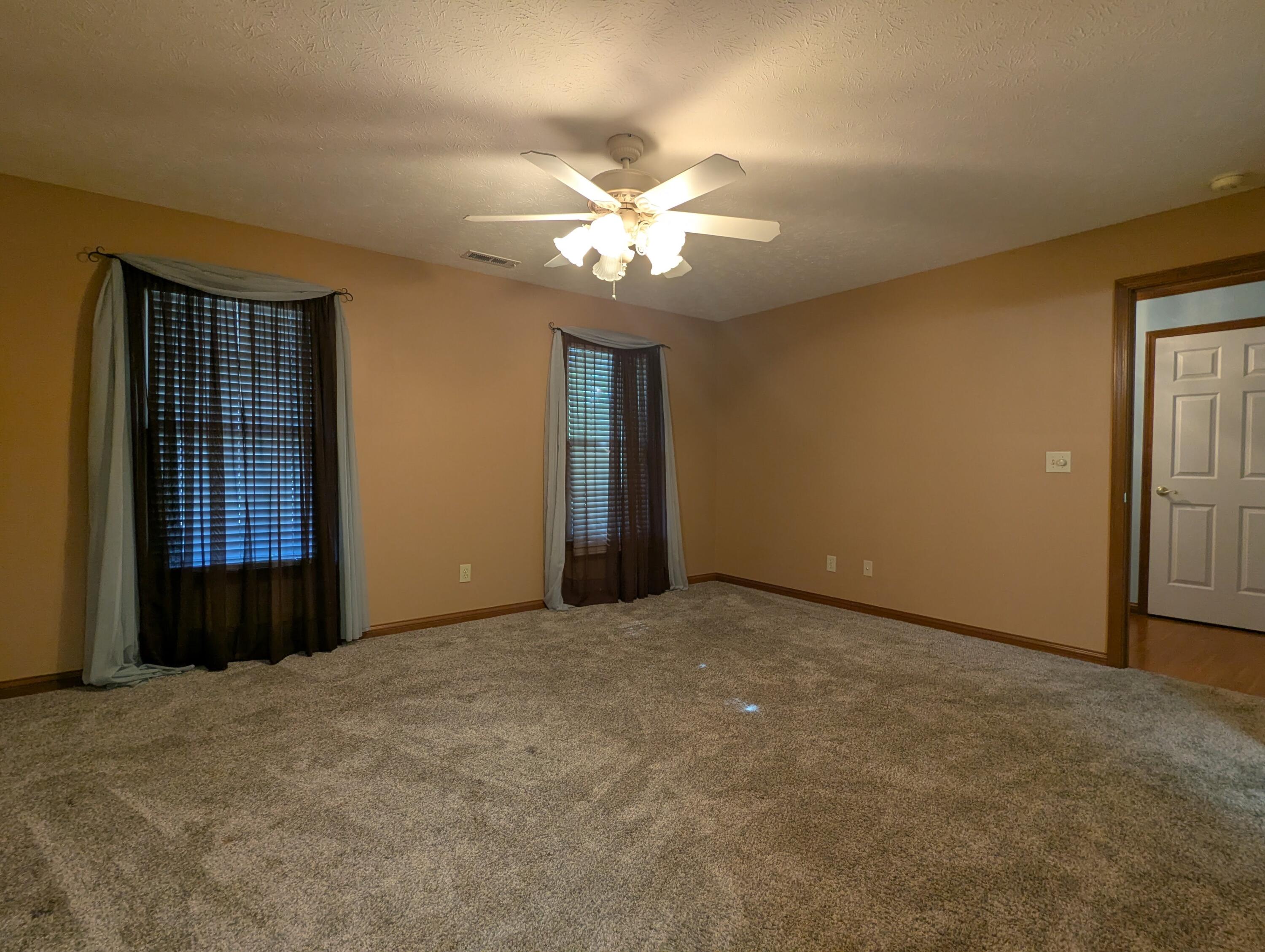 1940 Shady Oak, Springfield, Ohio 45502