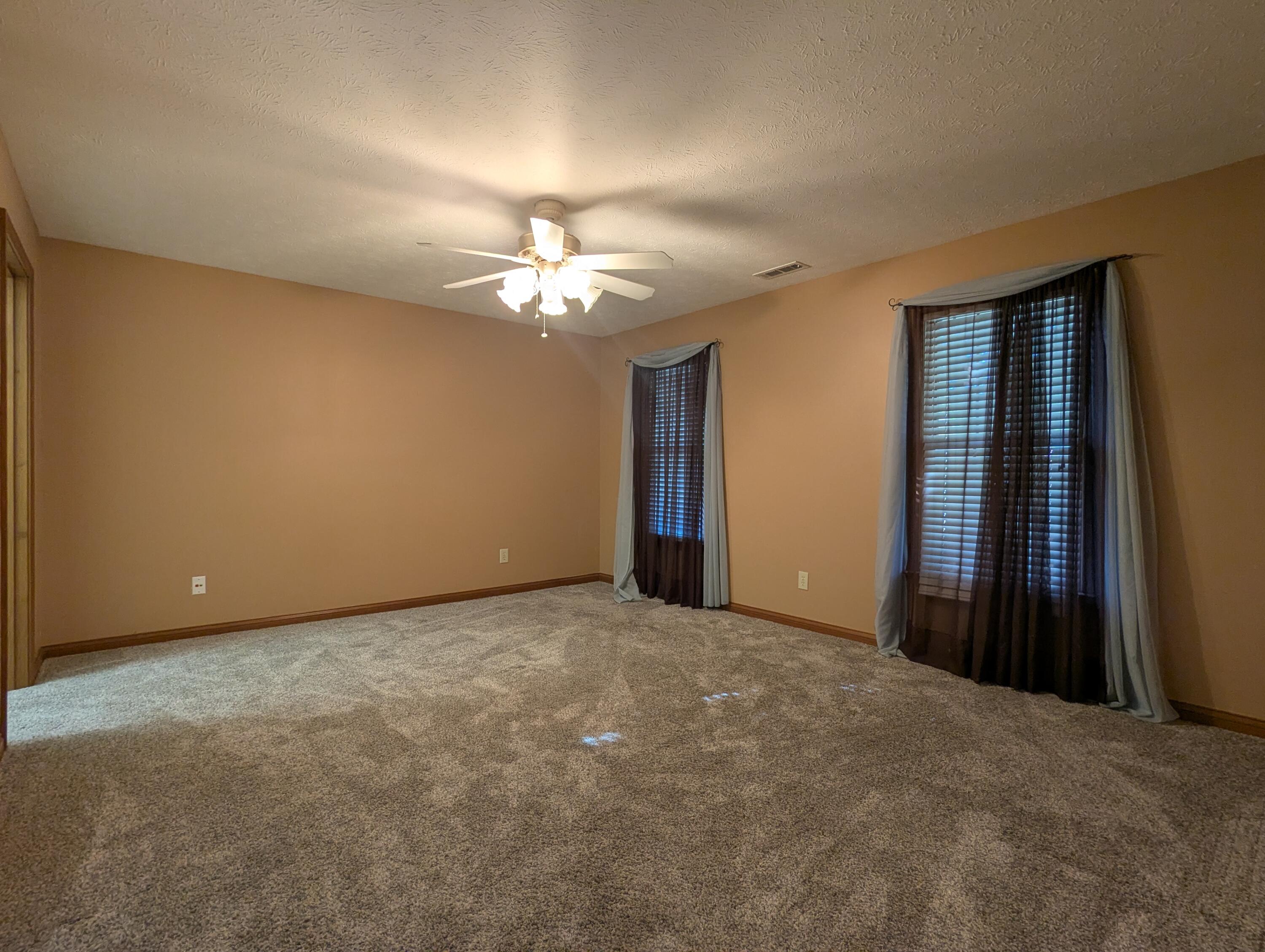 1940 Shady Oak, Springfield, Ohio 45502