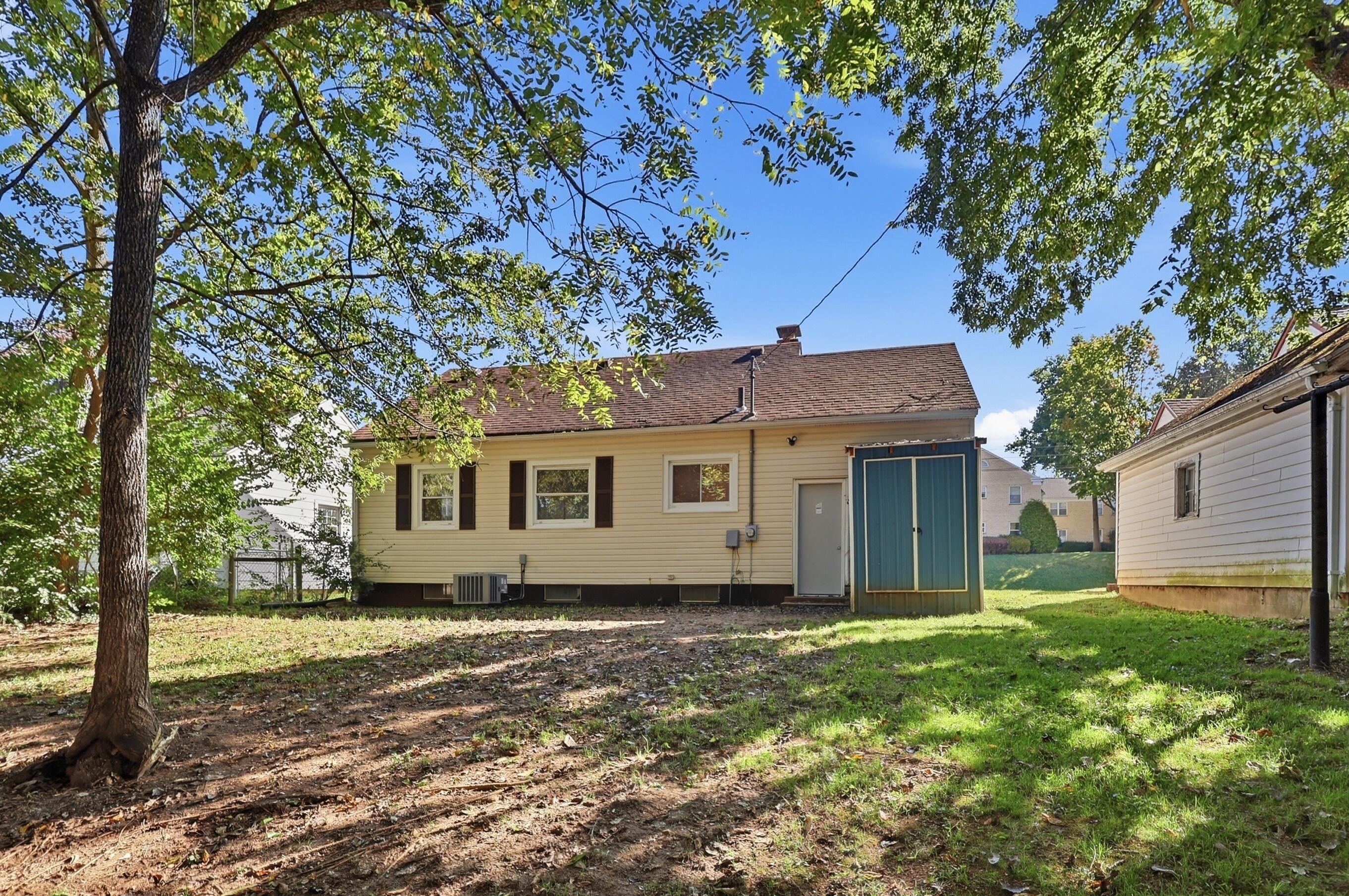 1233 Plum, Springfield, Ohio 45504
