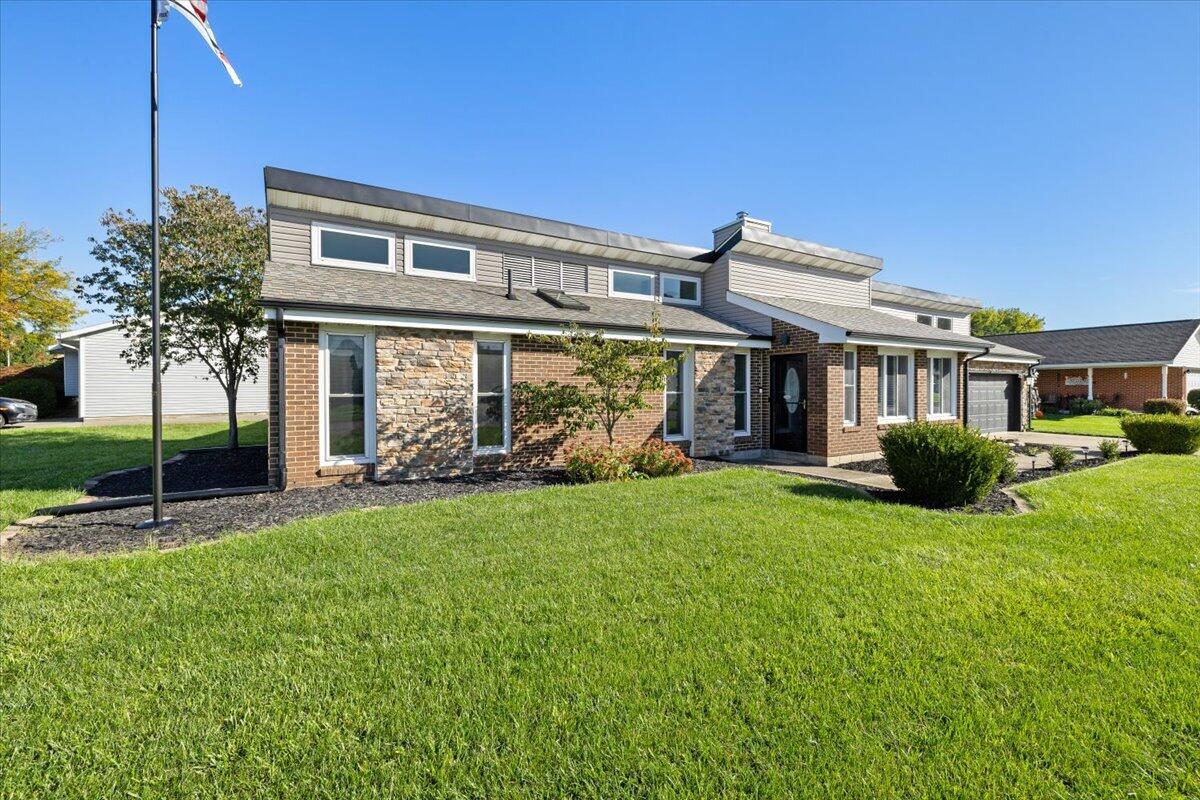 1700 Elaina, Springfield, Ohio 45503