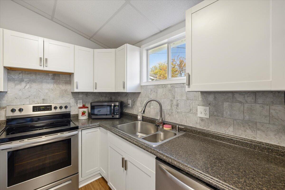 1700 Elaina, Springfield, Ohio 45503