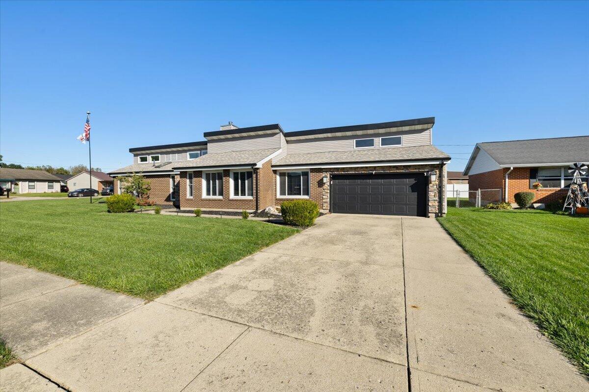 1700 Elaina, Springfield, Ohio 45503