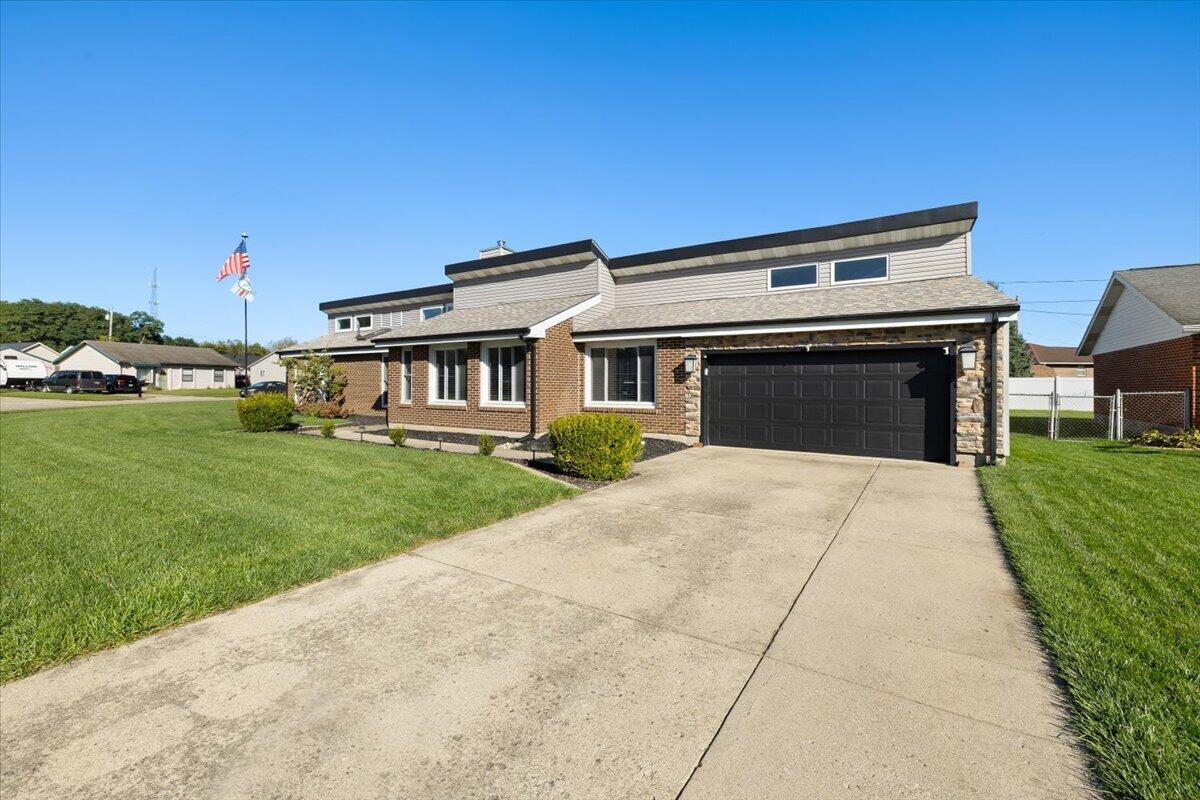 1700 Elaina, Springfield, Ohio 45503