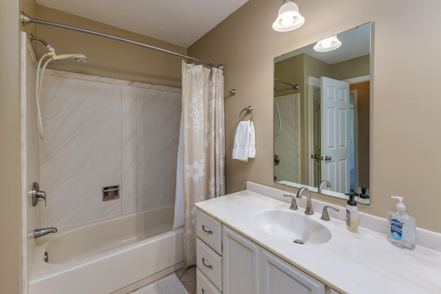 650 Oakwood, Troy, Ohio 45373