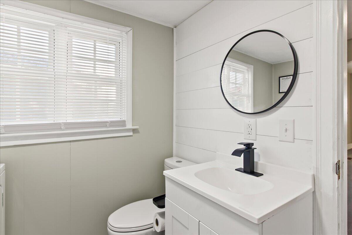 162 Center, West Mansfield, Ohio 43358