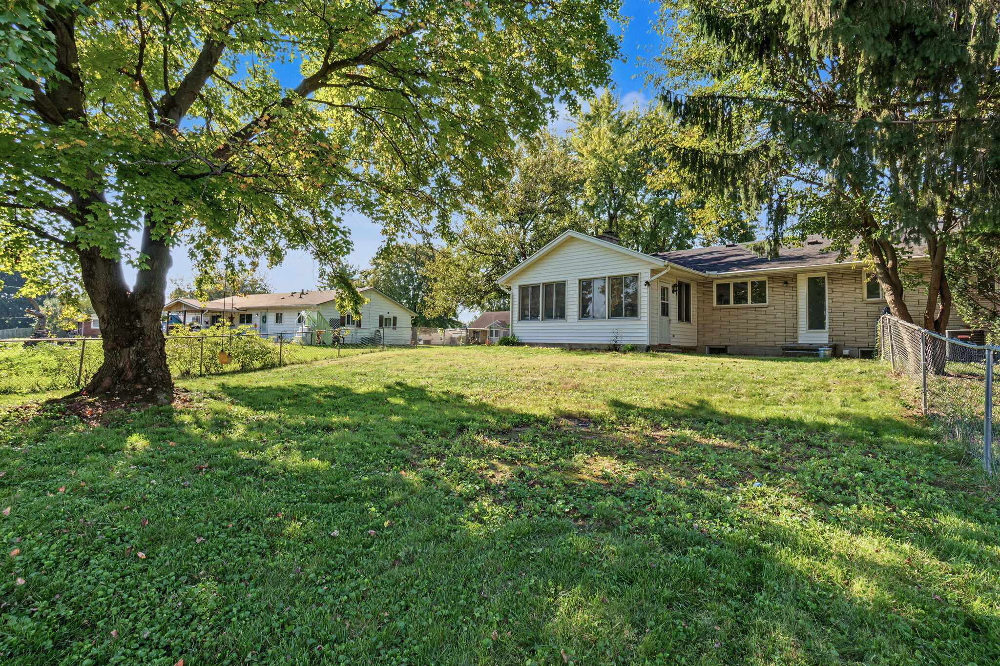 1423 Crestview, Springfield, Ohio 45504