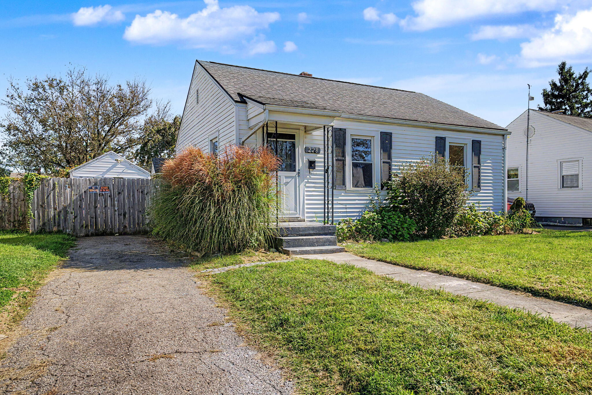 228 Douglas, Springfield, Ohio 45503