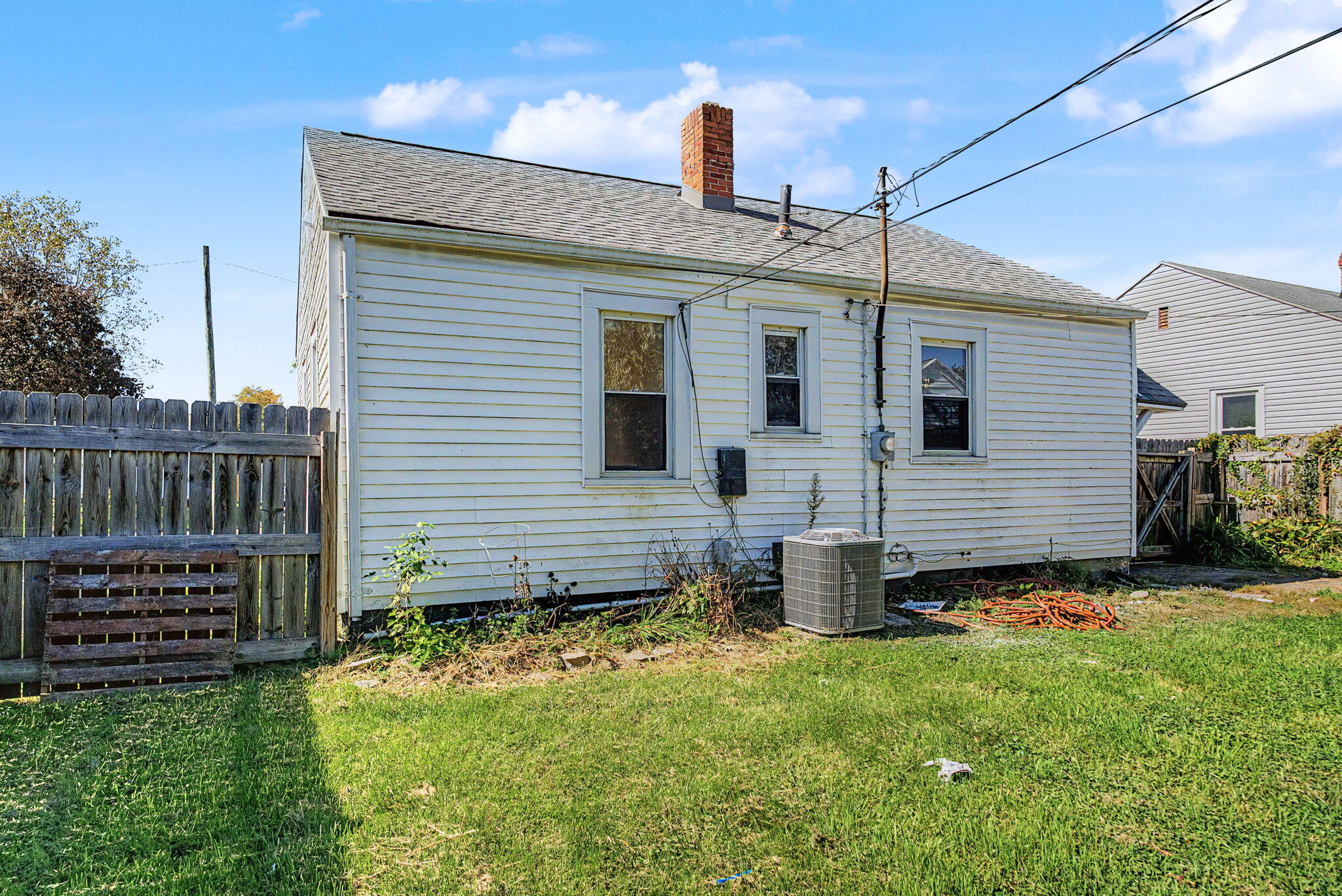 228 Douglas, Springfield, Ohio 45503