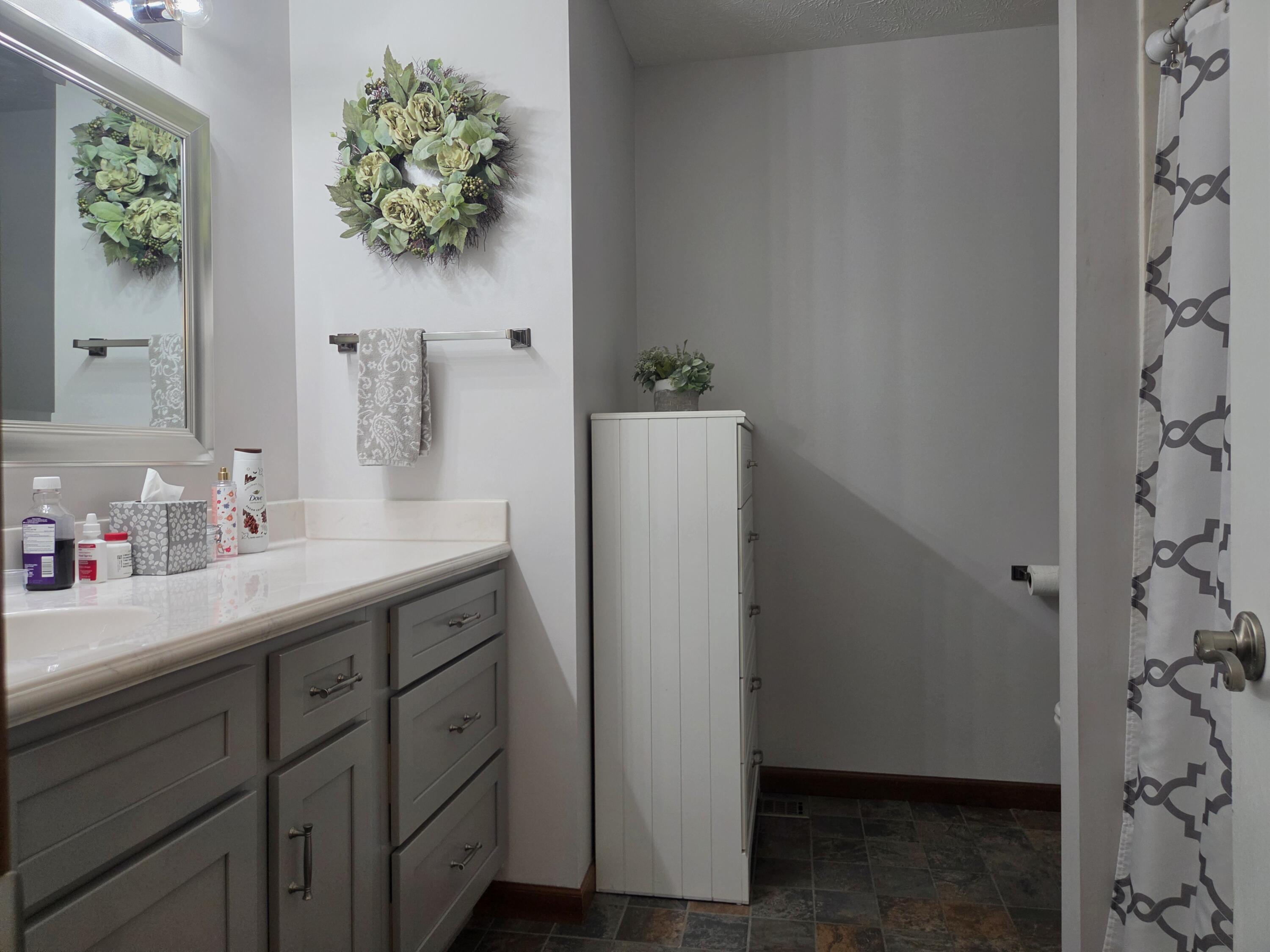 5635 Calais, Springfield, Ohio 45503