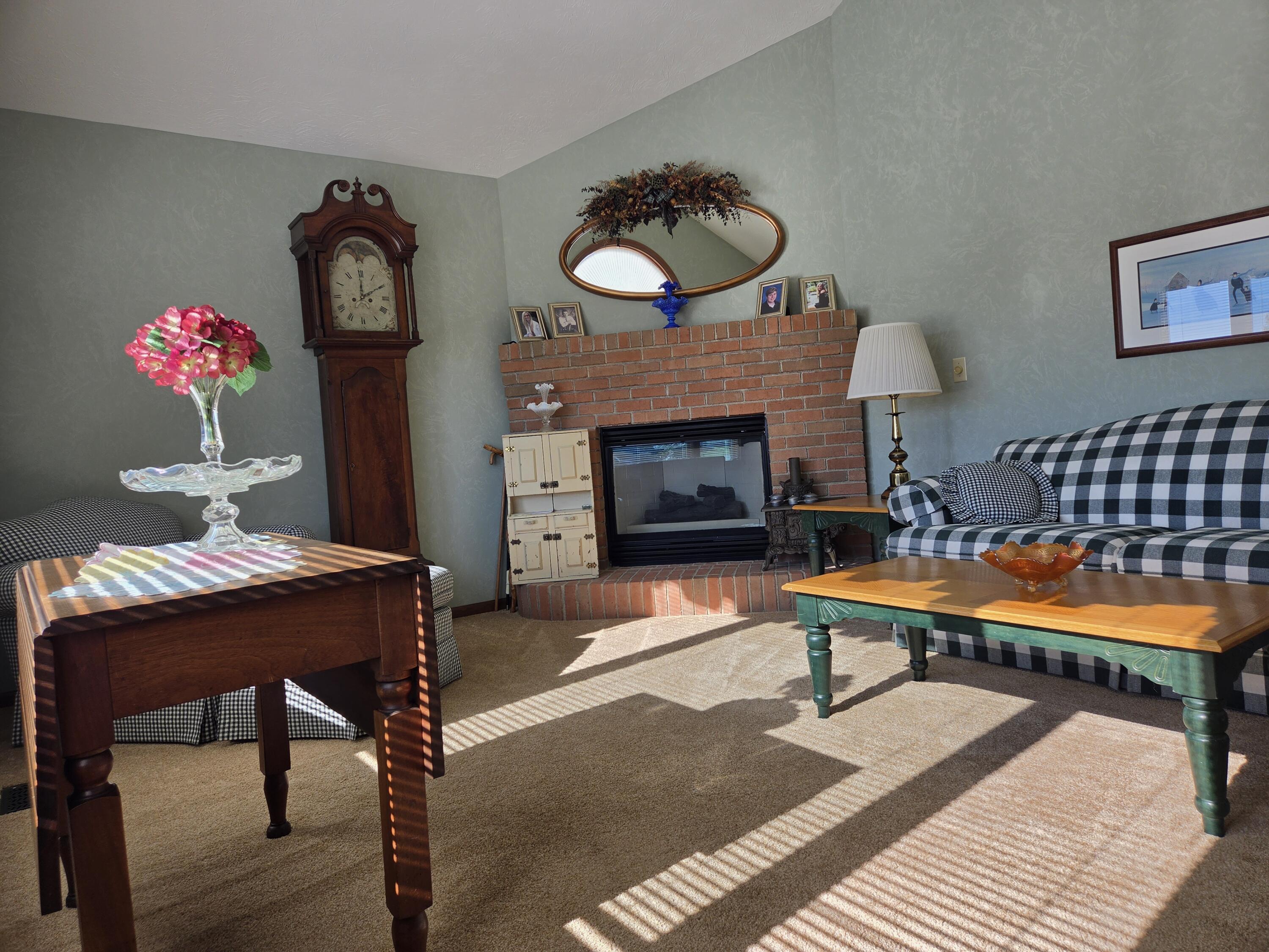 5635 Calais, Springfield, Ohio 45503