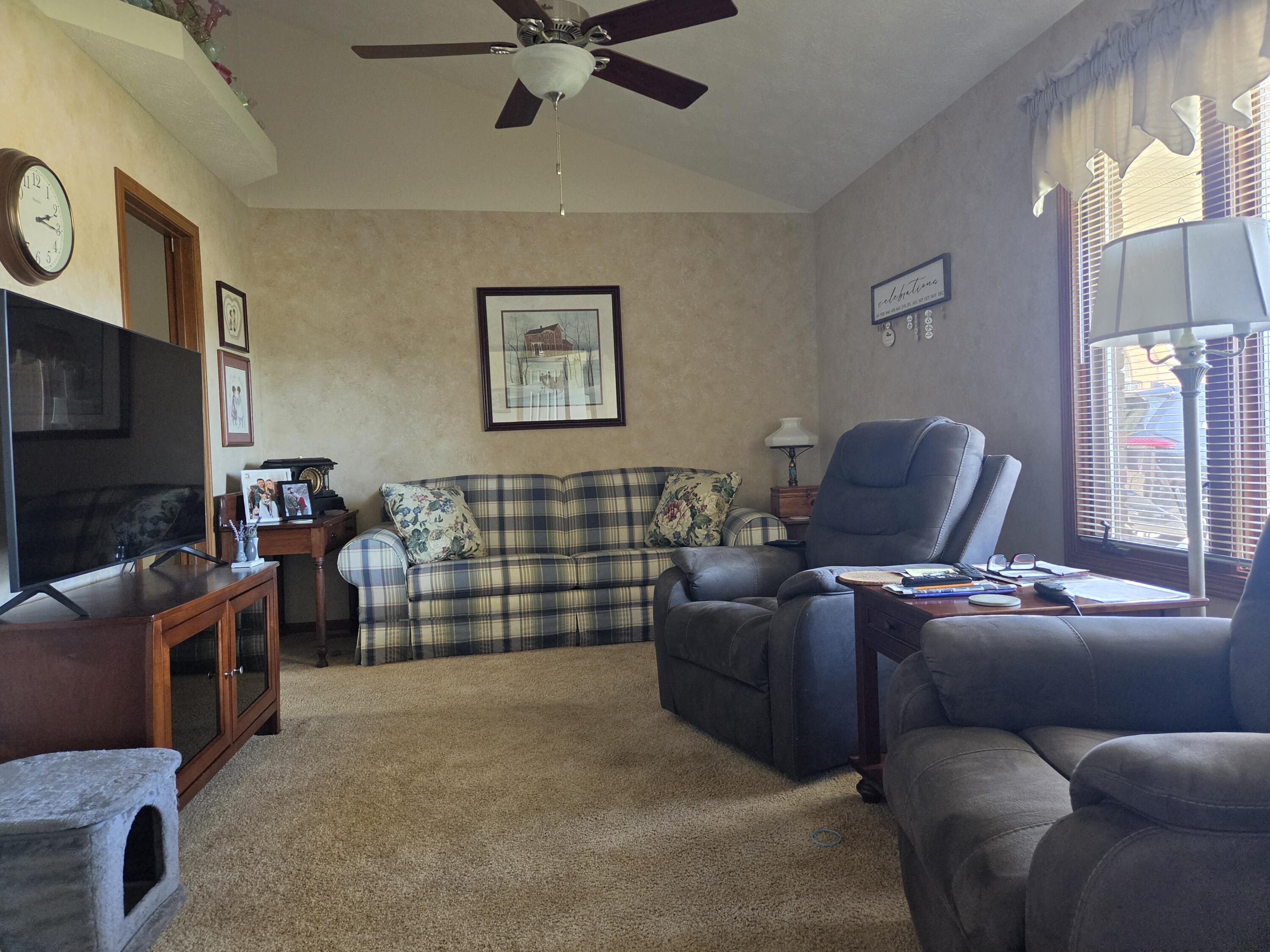 5635 Calais, Springfield, Ohio 45503