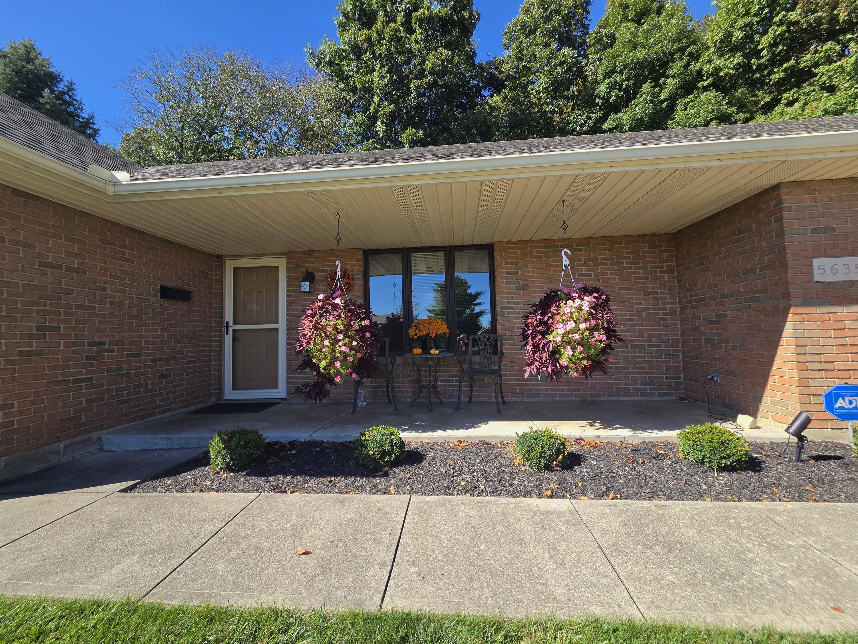 5635 Calais, Springfield, Ohio 45503