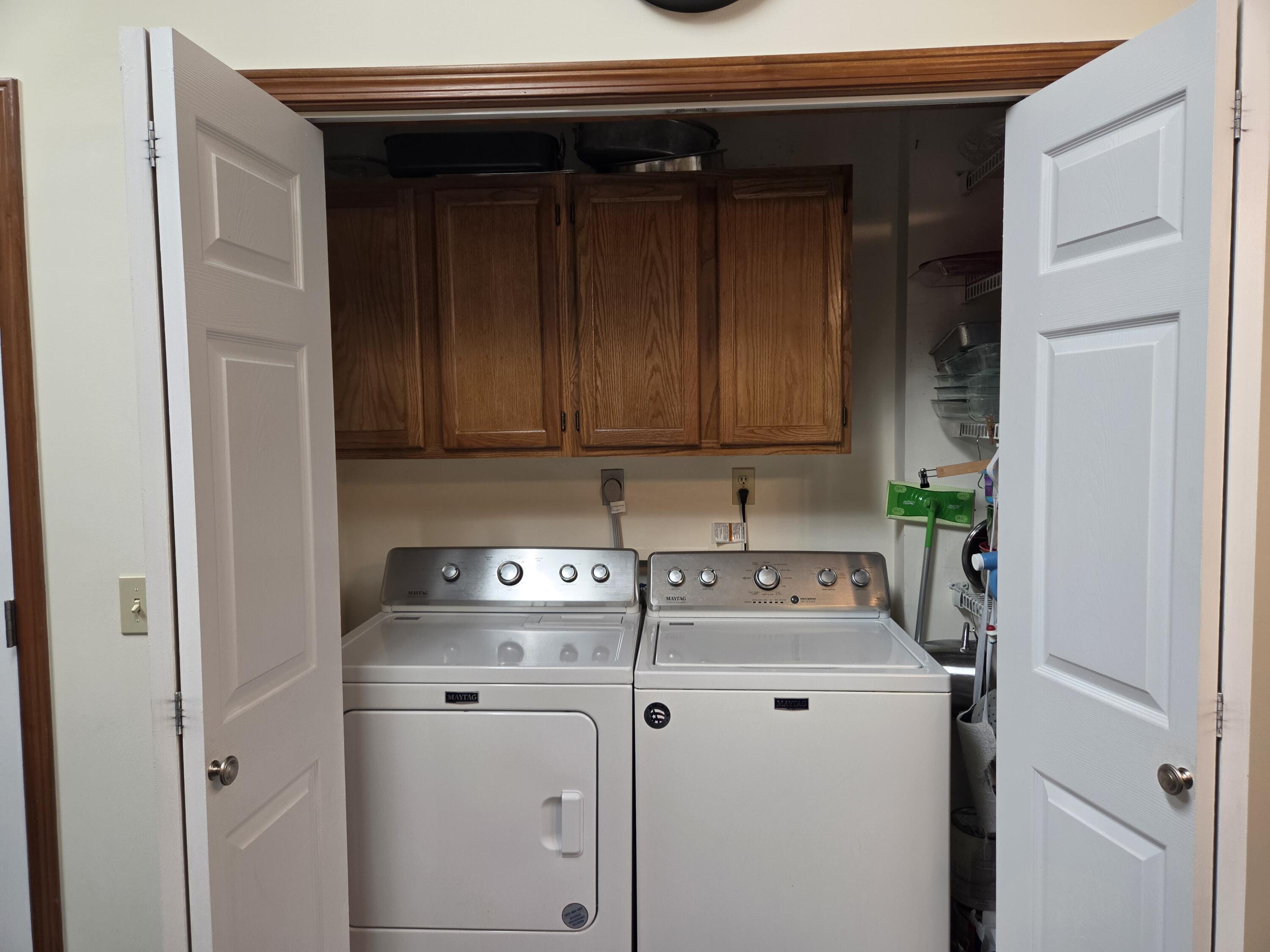 5635 Calais, Springfield, Ohio 45503
