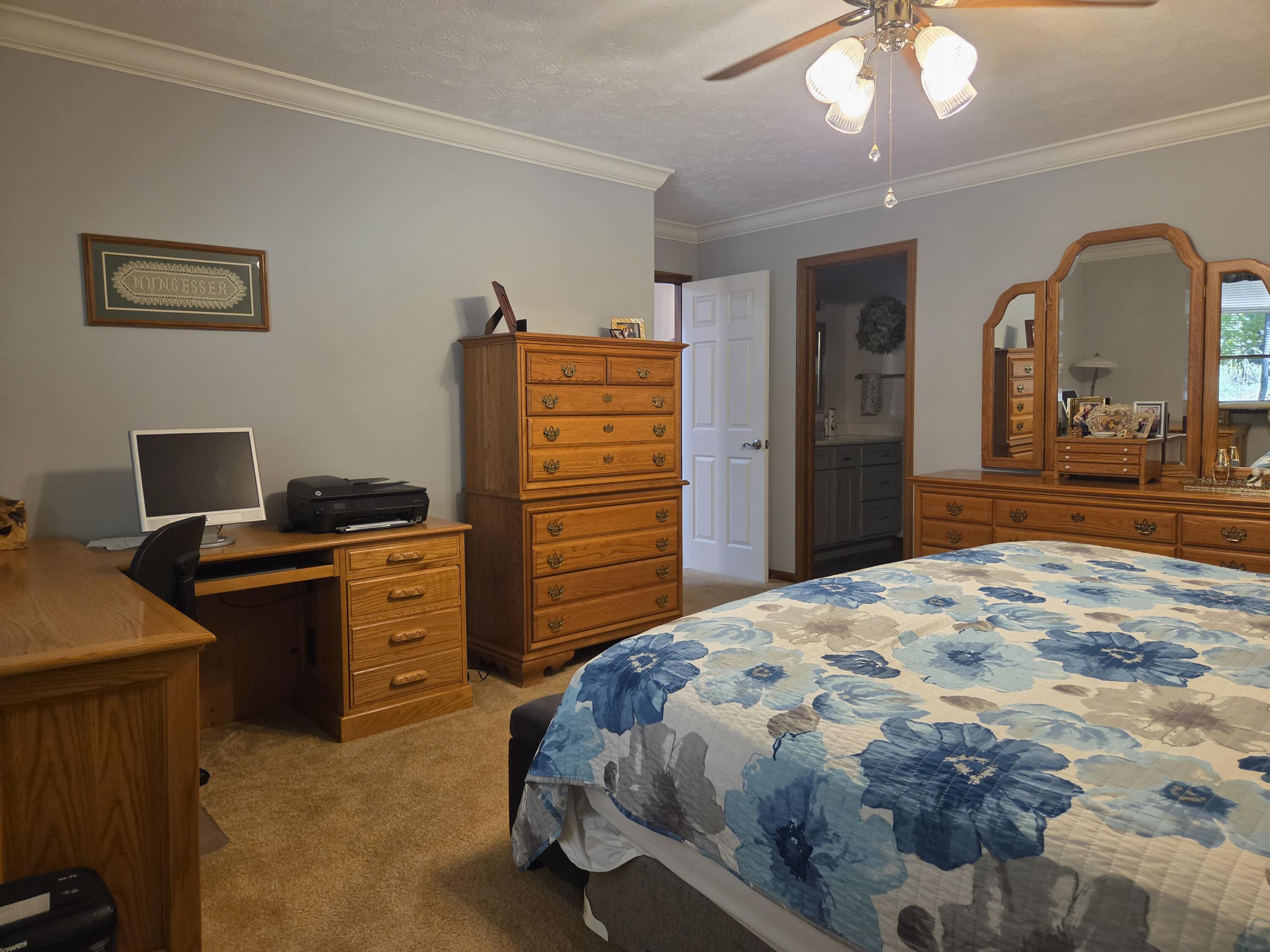5635 Calais, Springfield, Ohio 45503