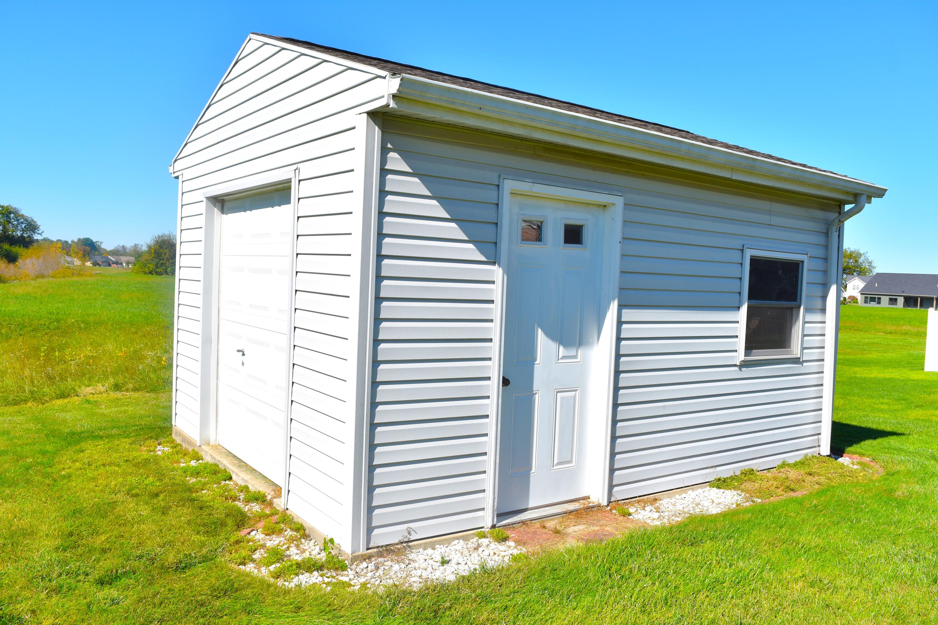 2104 Indian Ridge, Piqua, Ohio 45356