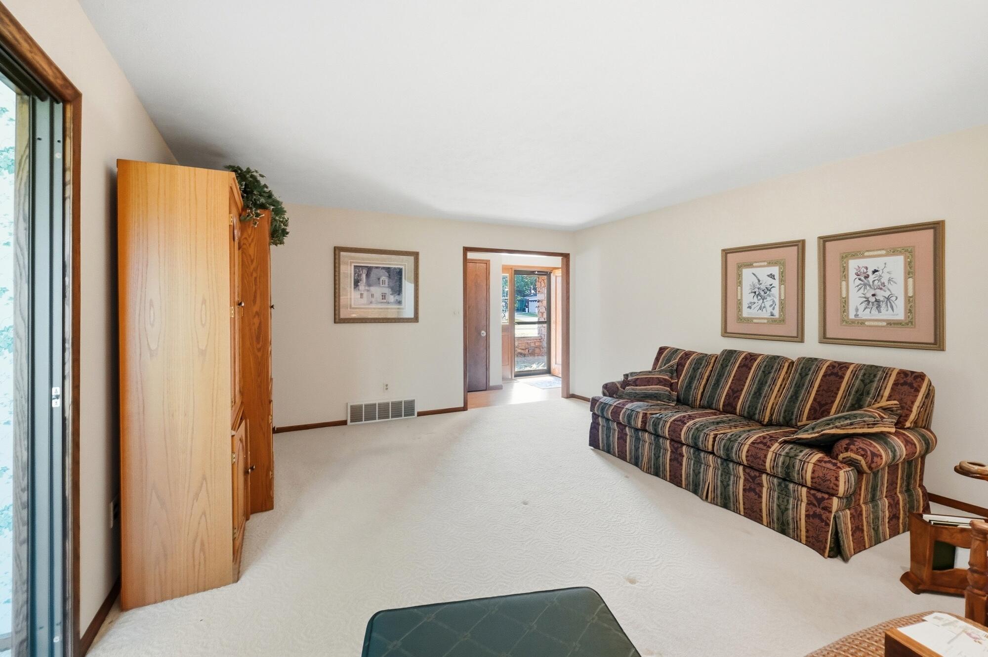 15811 Sunset, Wapakoneta, Ohio 45895