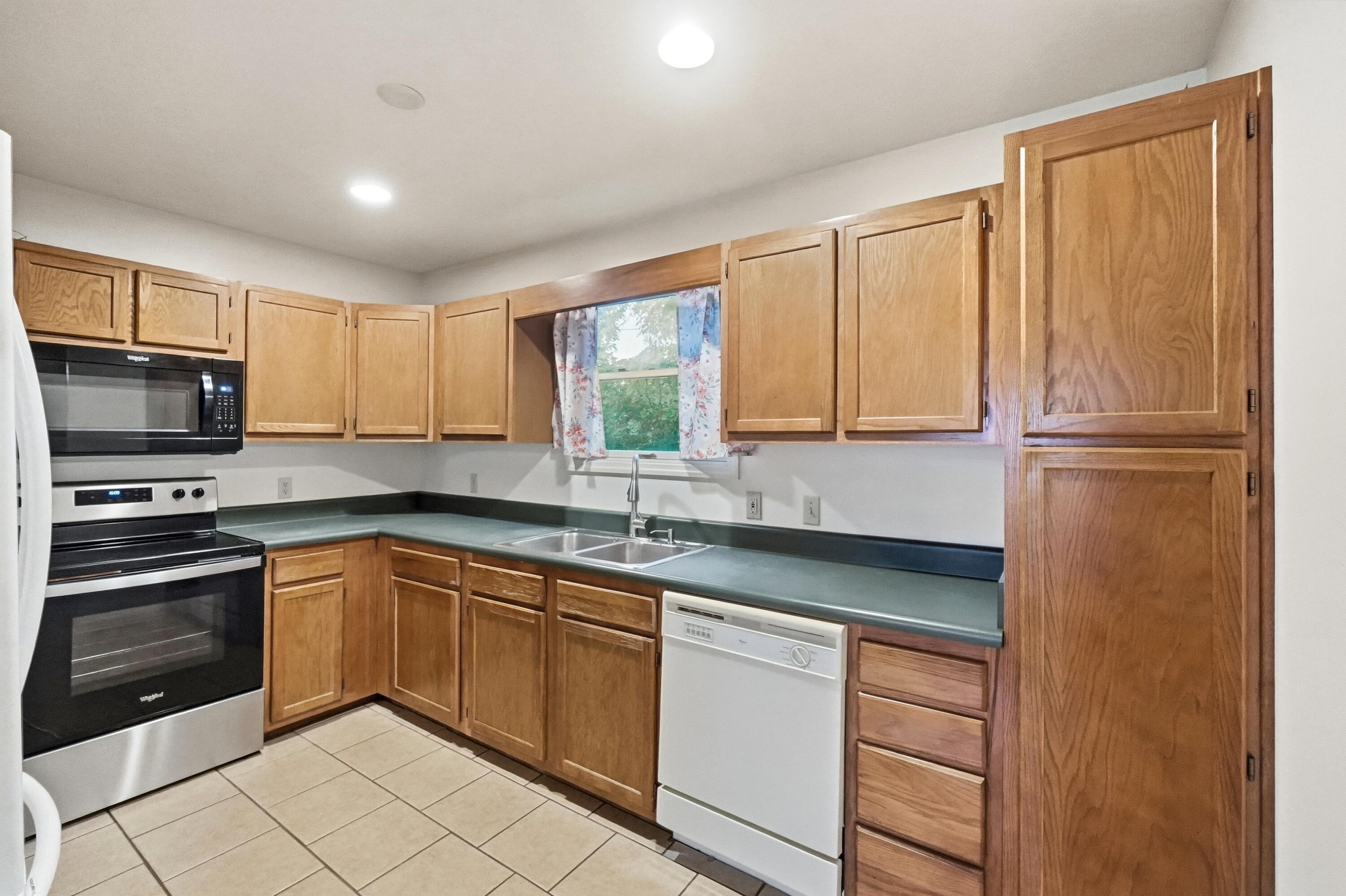 1514 Ridgeview, Springfield, Ohio 45504