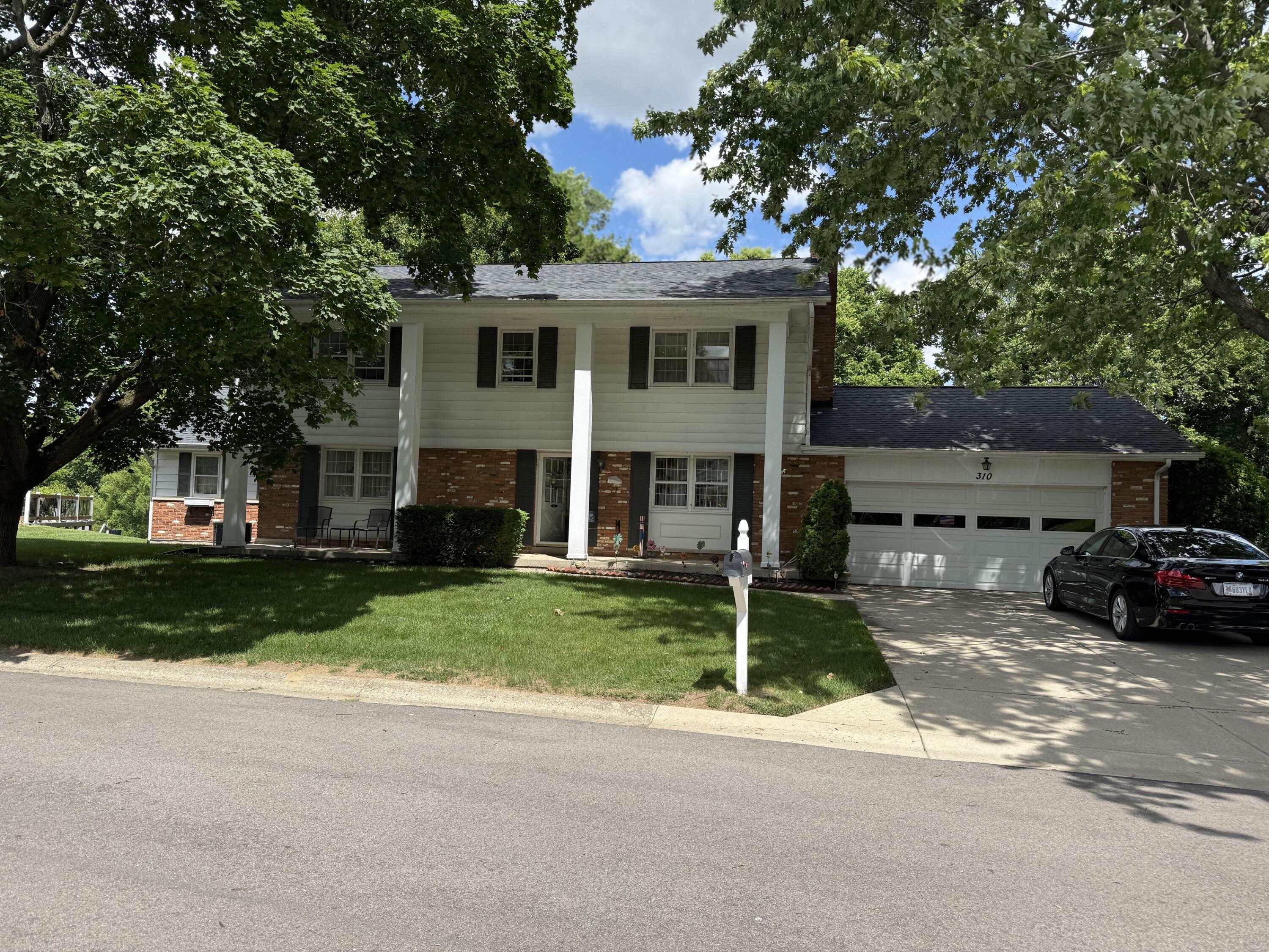 310 Ron Aire, Piqua, Ohio 45356
