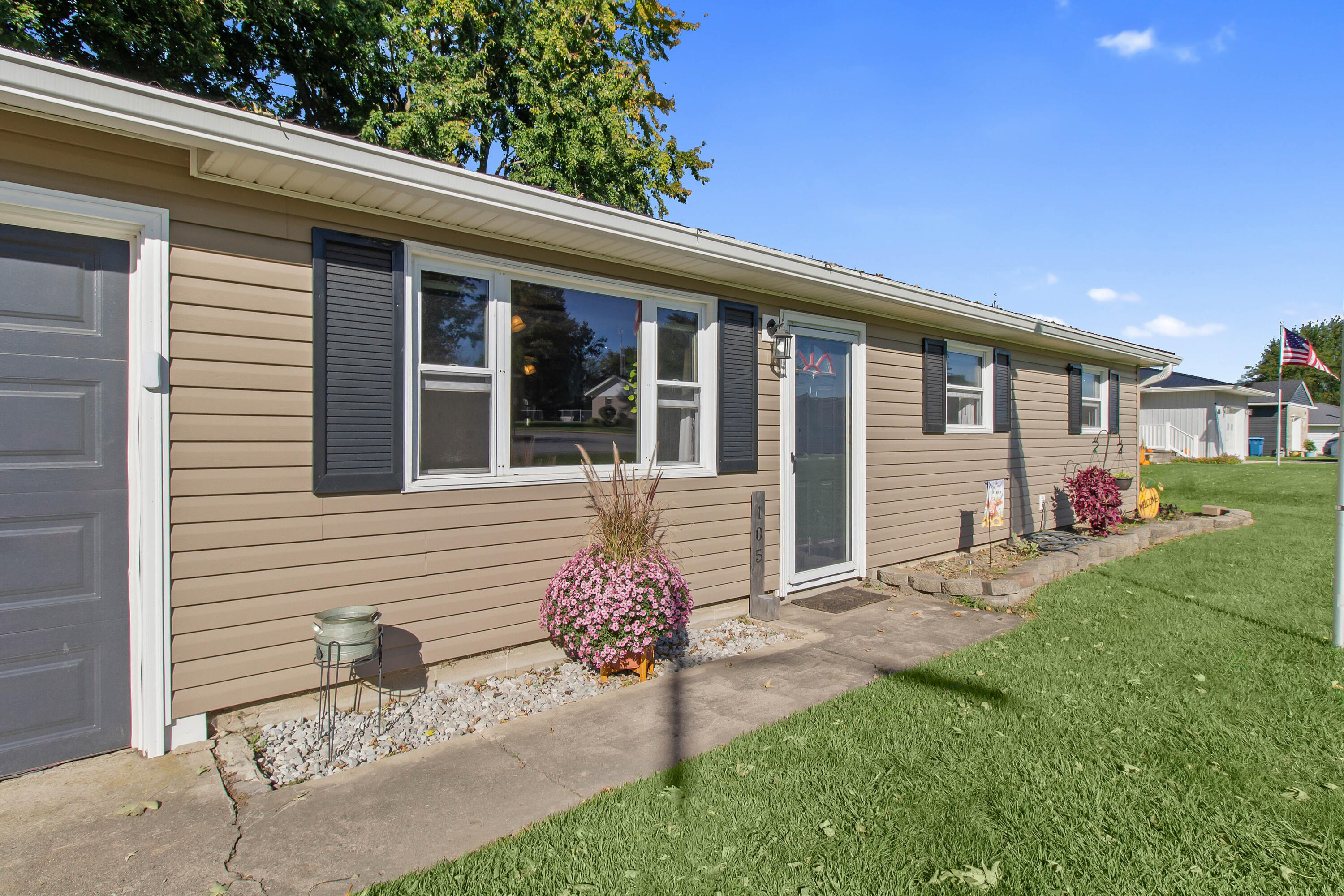 105 Island, Jackson Center, Ohio 45334