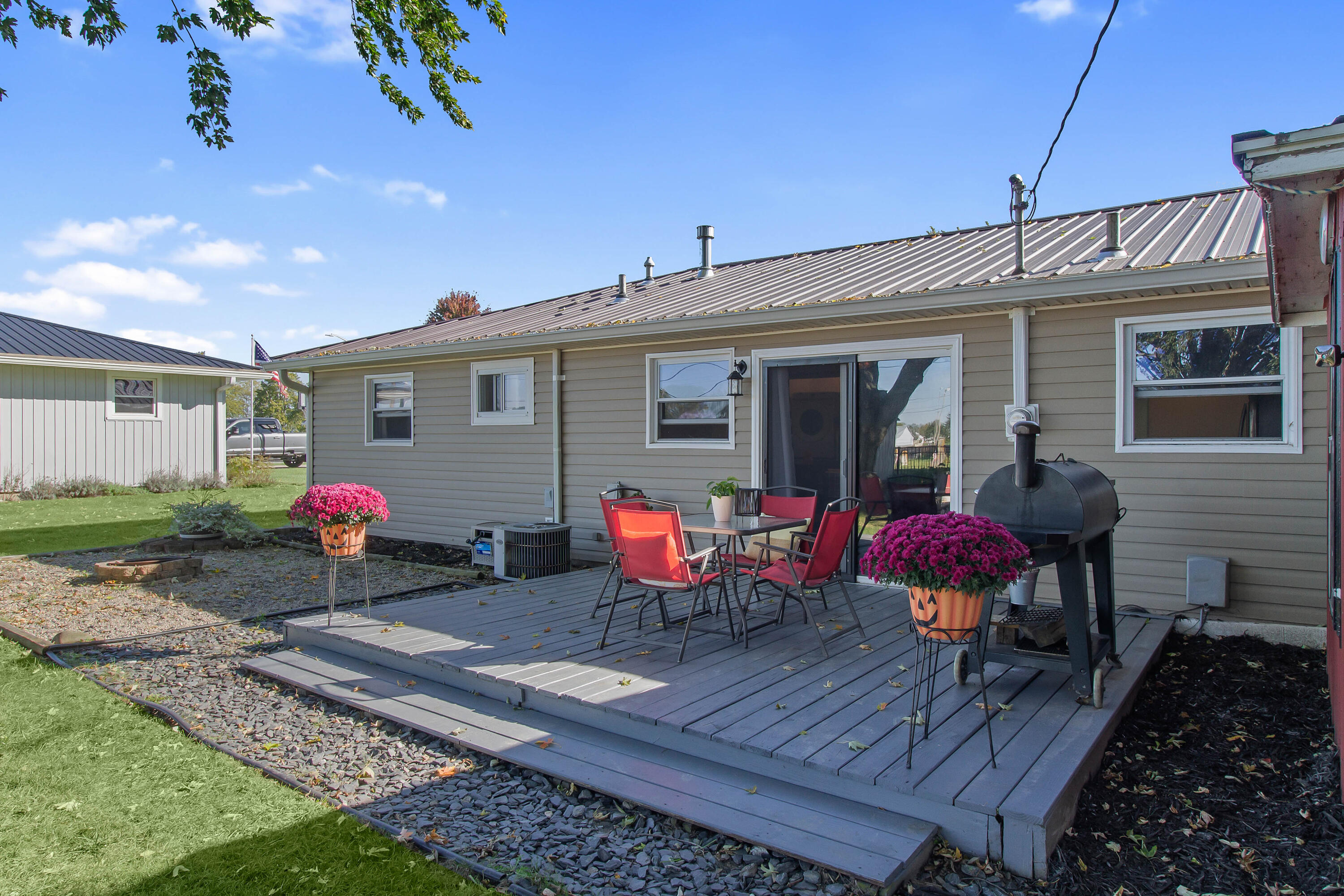105 Island, Jackson Center, Ohio 45334