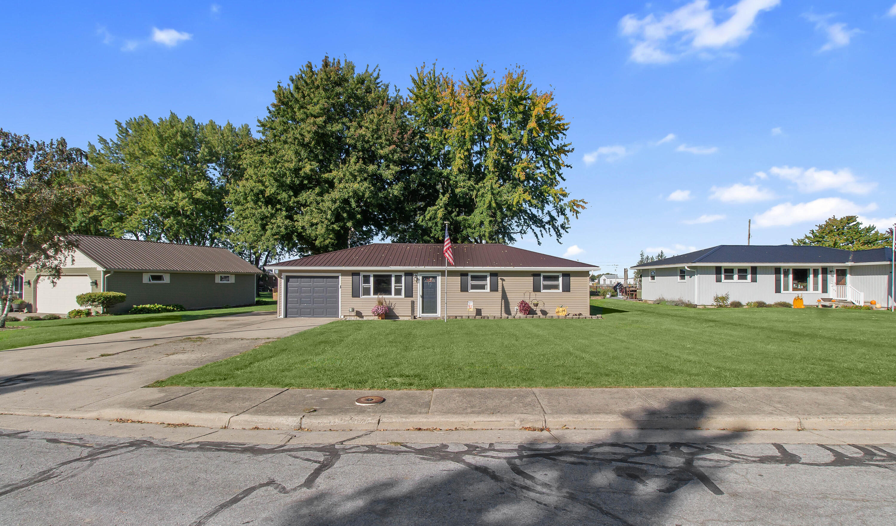 105 Island, Jackson Center, Ohio 45334