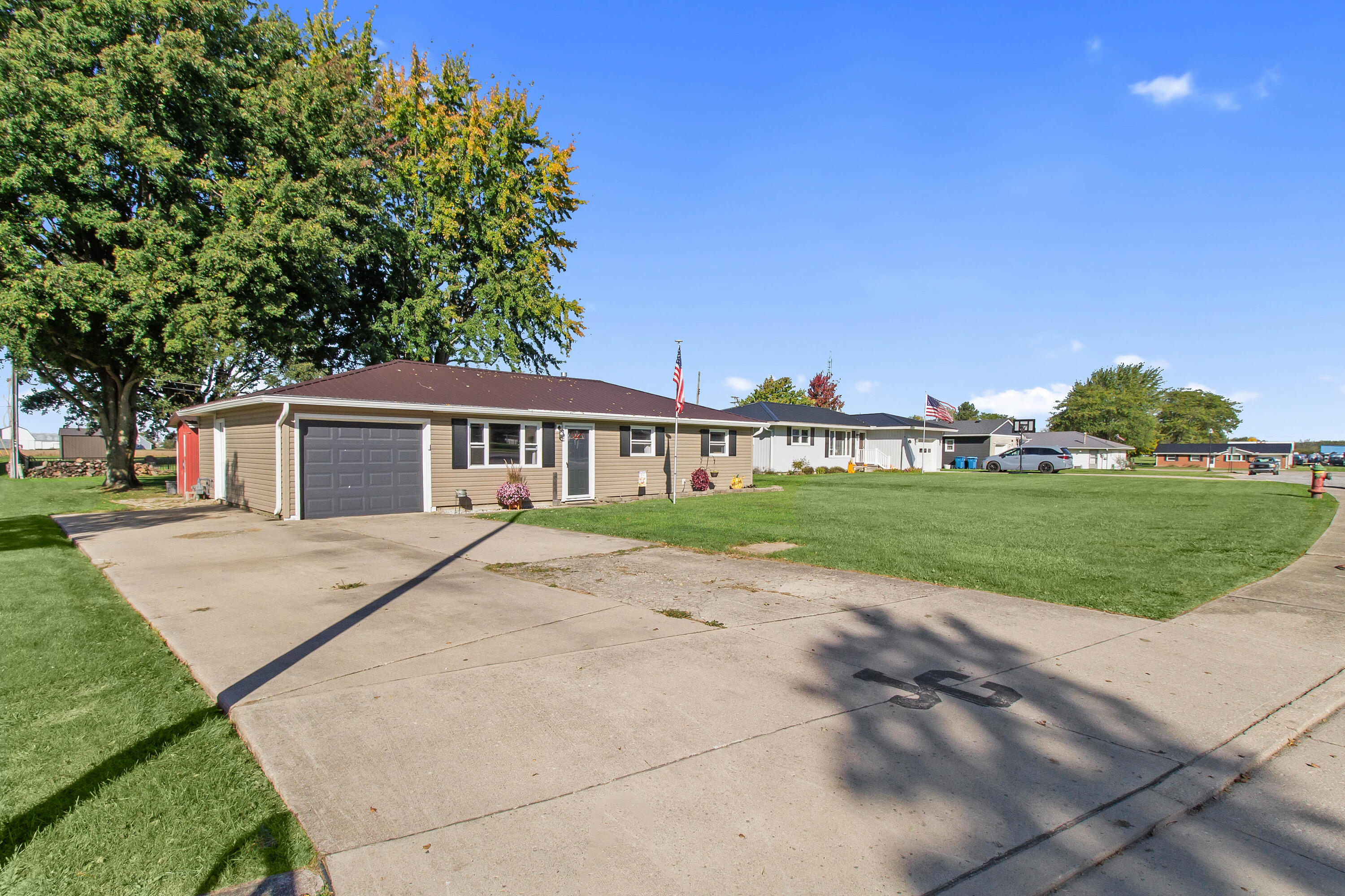 105 Island, Jackson Center, Ohio 45334