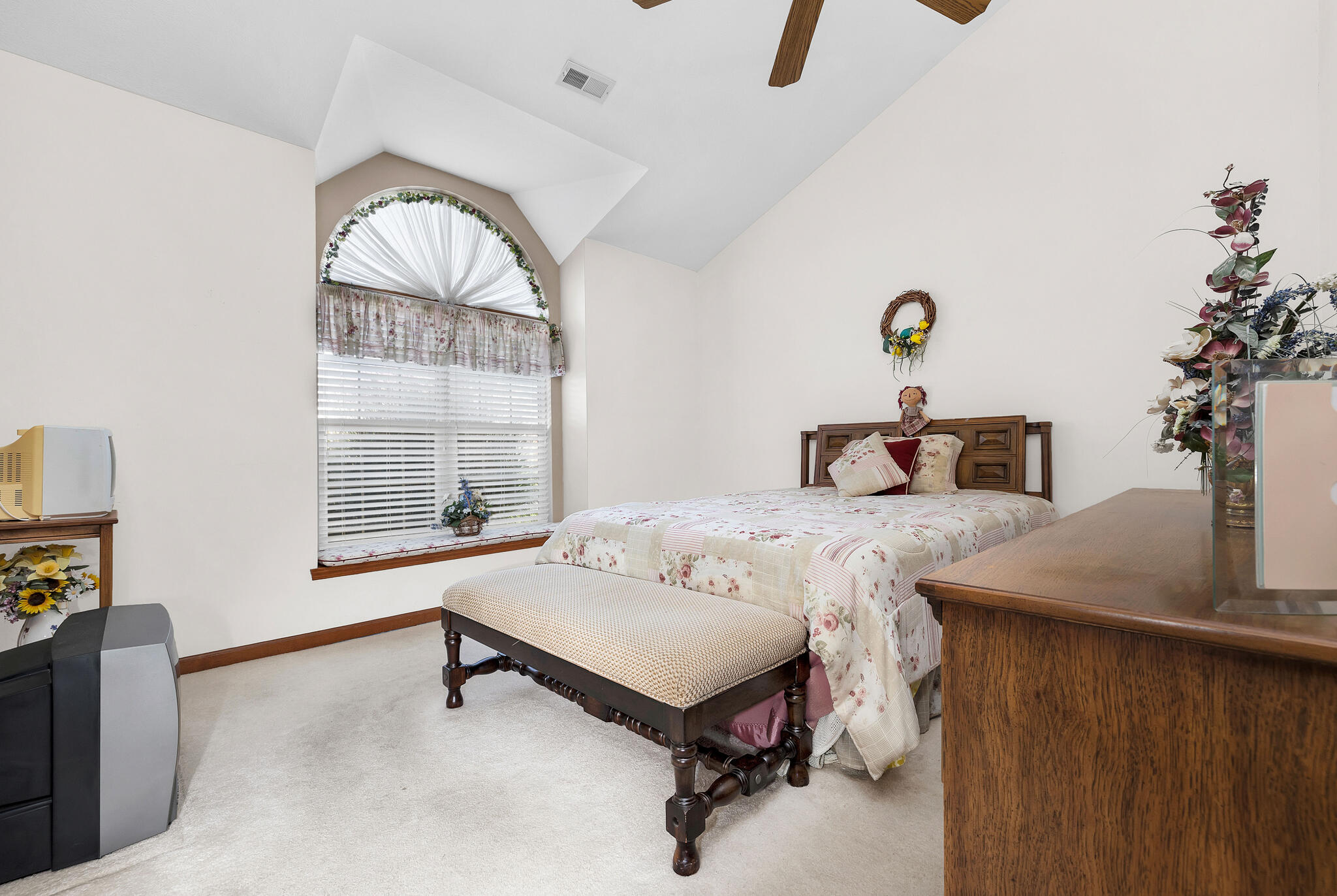 416 Woodside, Bellefontaine, Ohio 43311