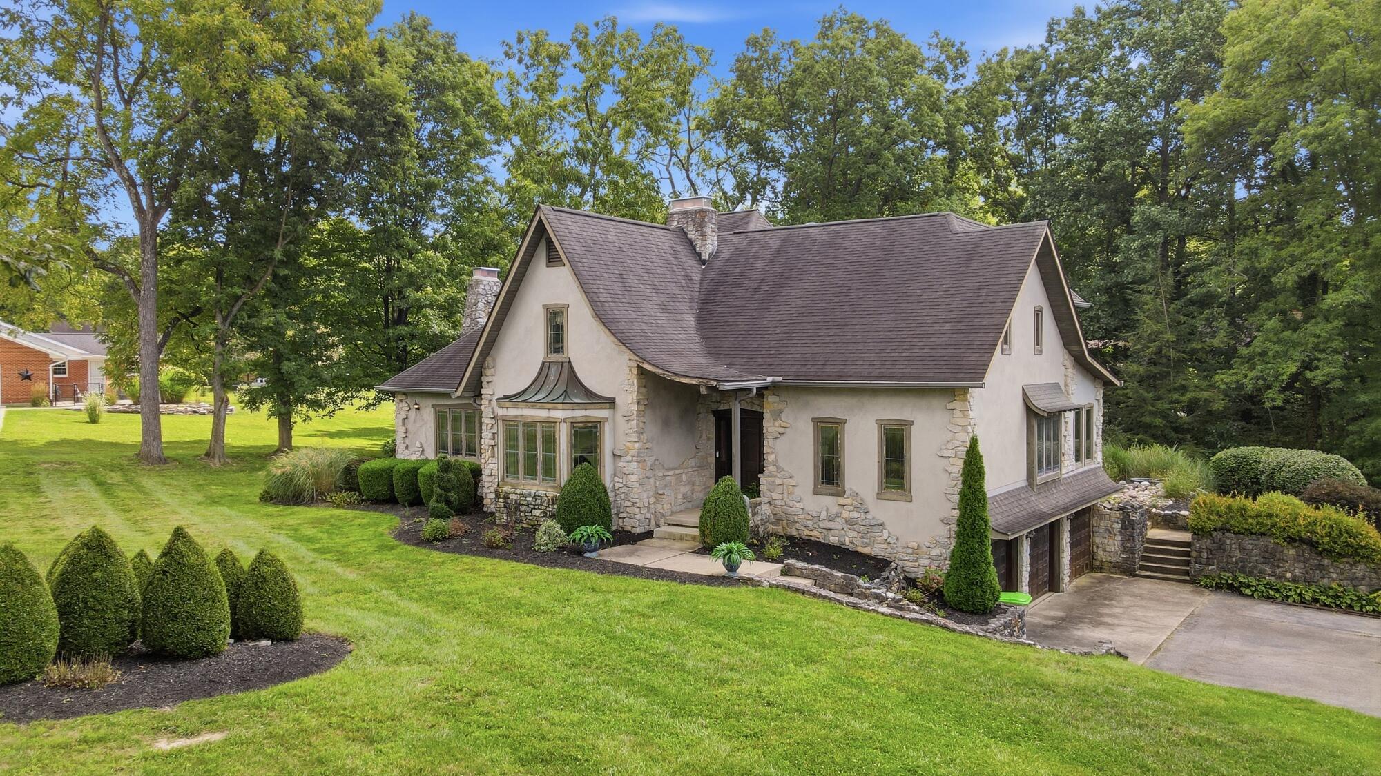 609 Aberfelda, Springfield, Ohio 45504