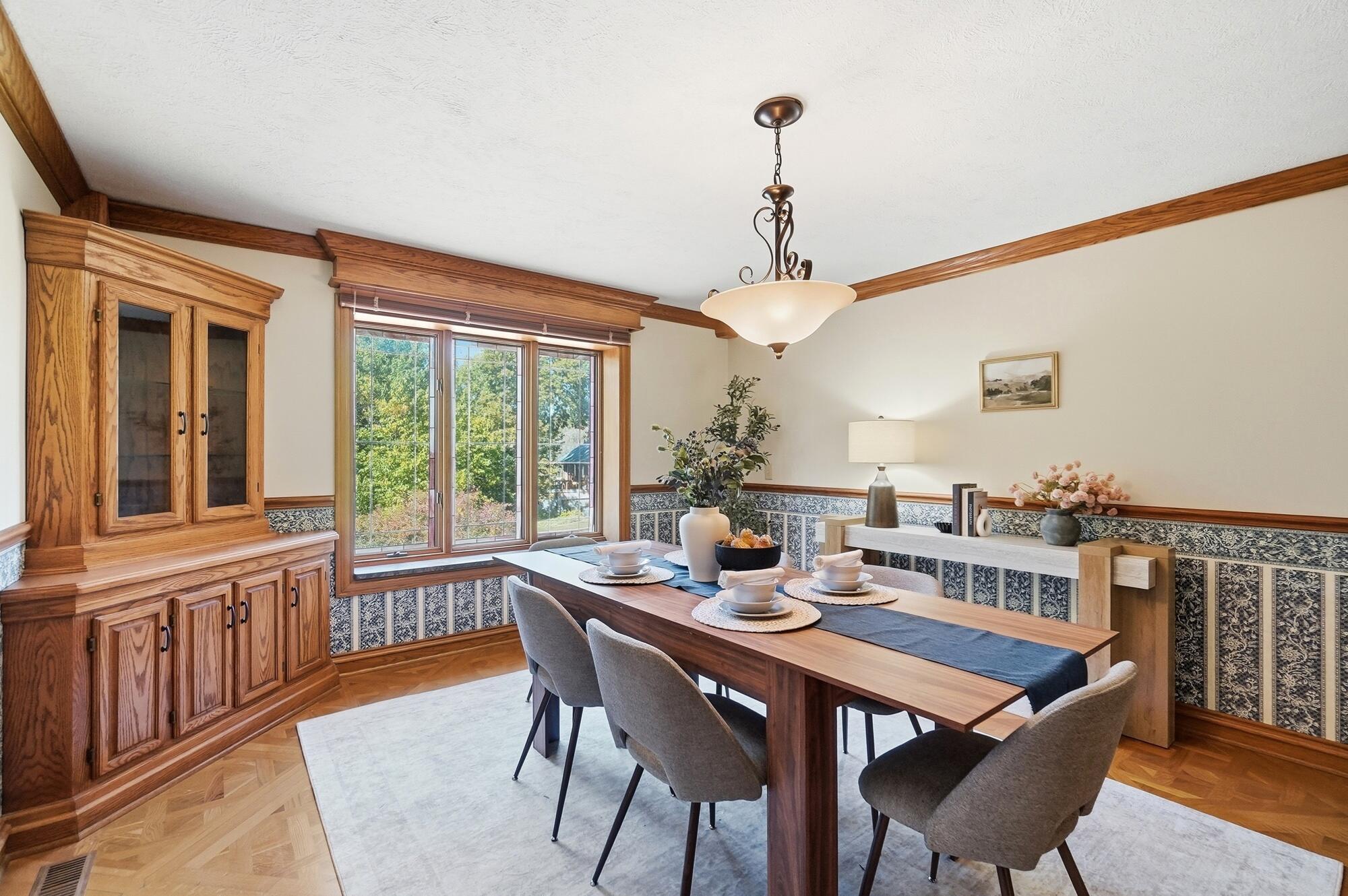 609 Aberfelda, Springfield, Ohio 45504