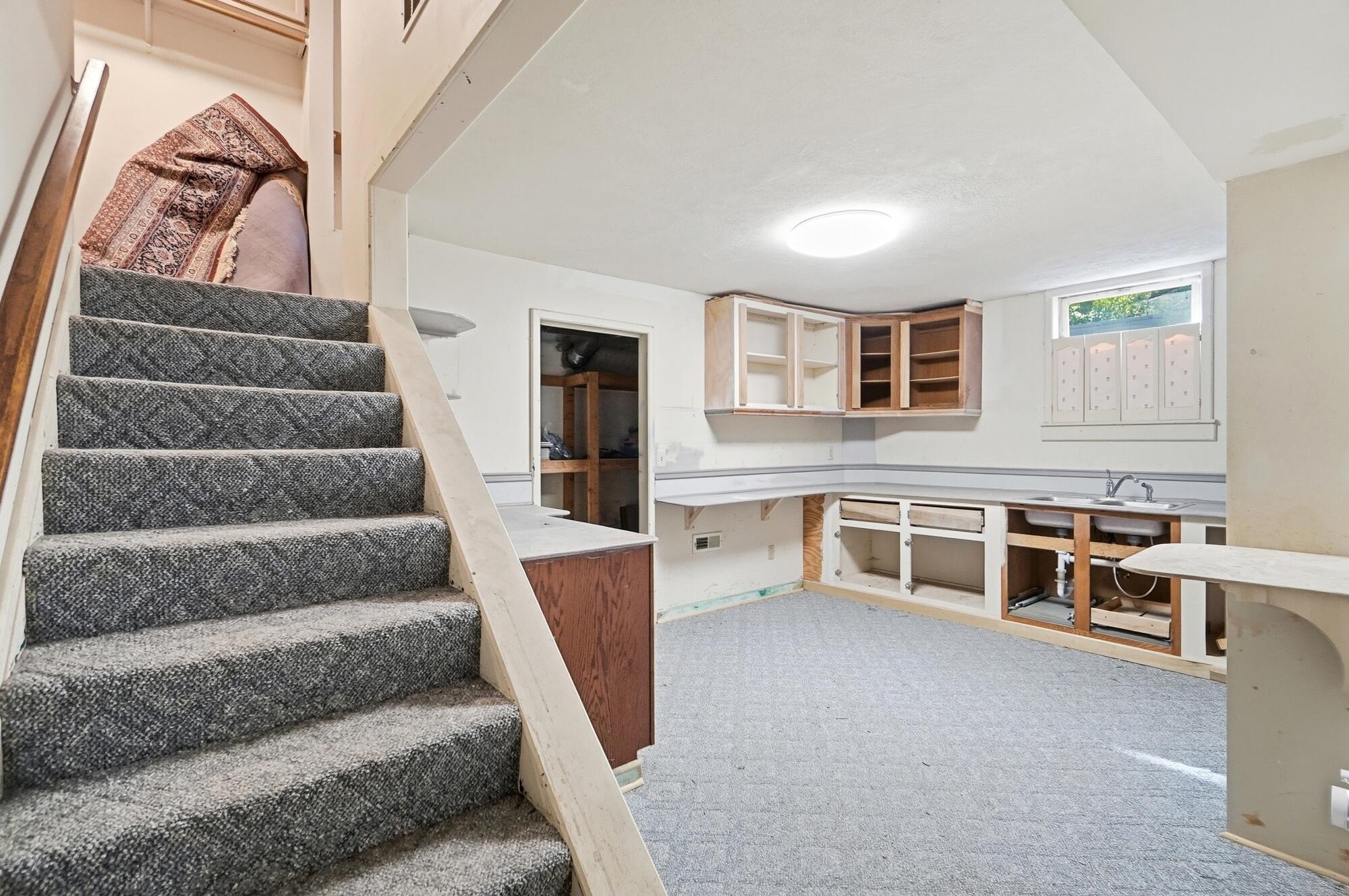 609 Aberfelda, Springfield, Ohio 45504