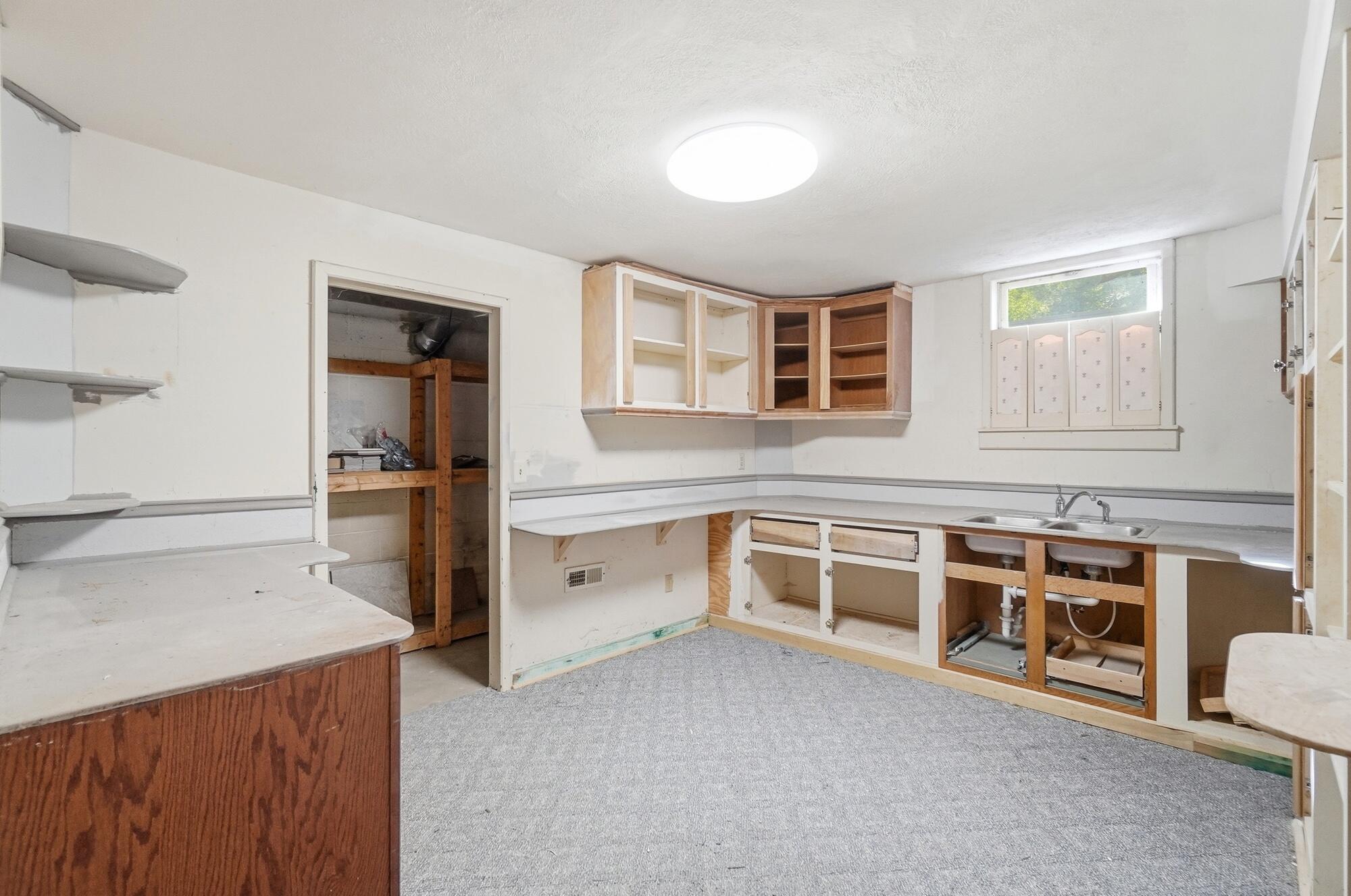 609 Aberfelda, Springfield, Ohio 45504