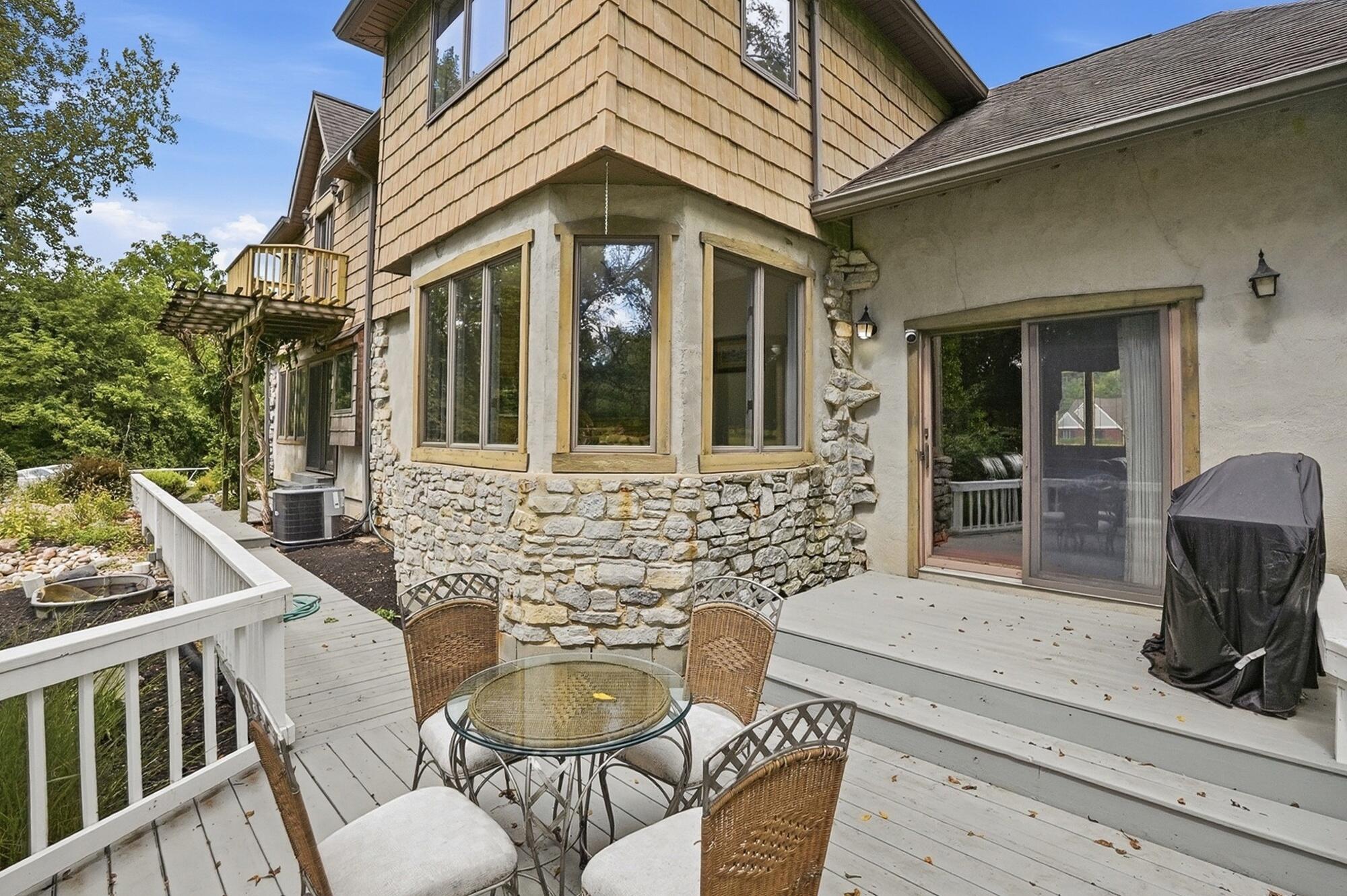 609 Aberfelda, Springfield, Ohio 45504