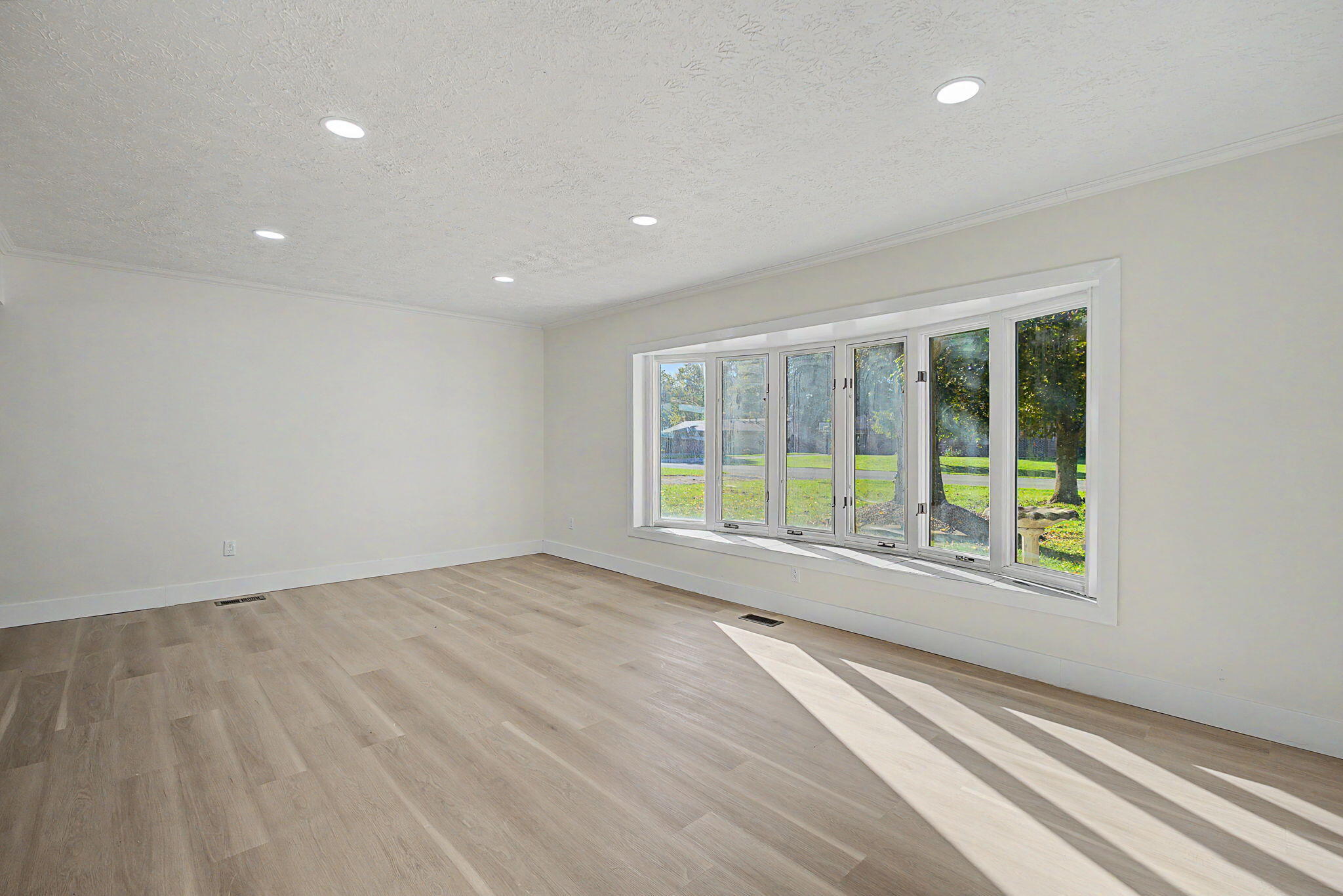 156 Matthews, Enon, Ohio 45323