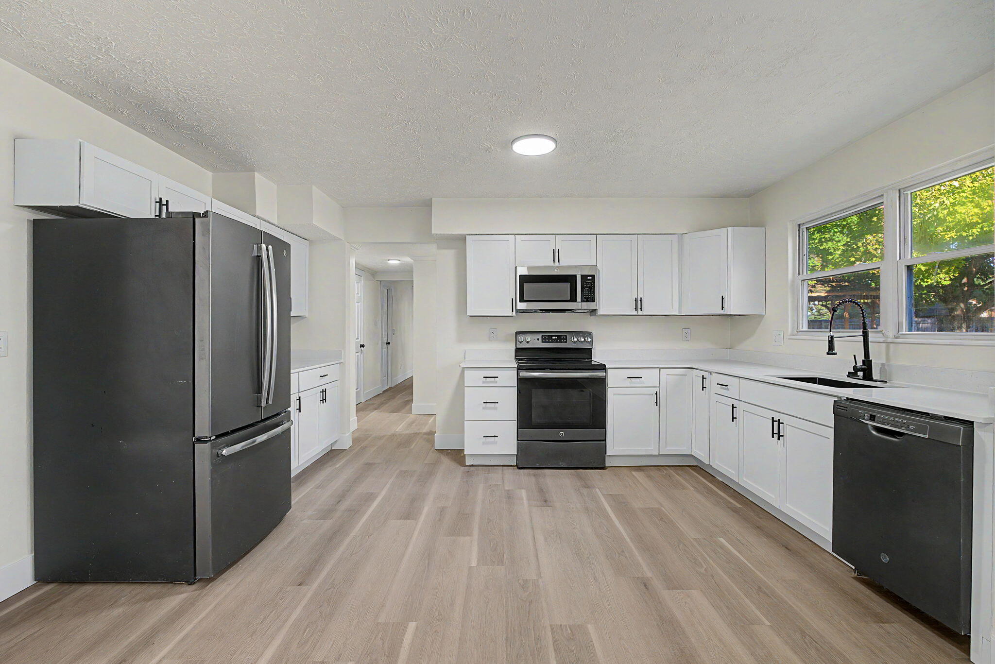 156 Matthews, Enon, Ohio 45323