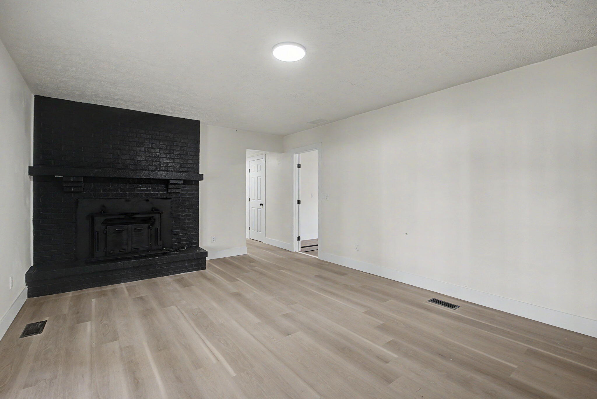 156 Matthews, Enon, Ohio 45323