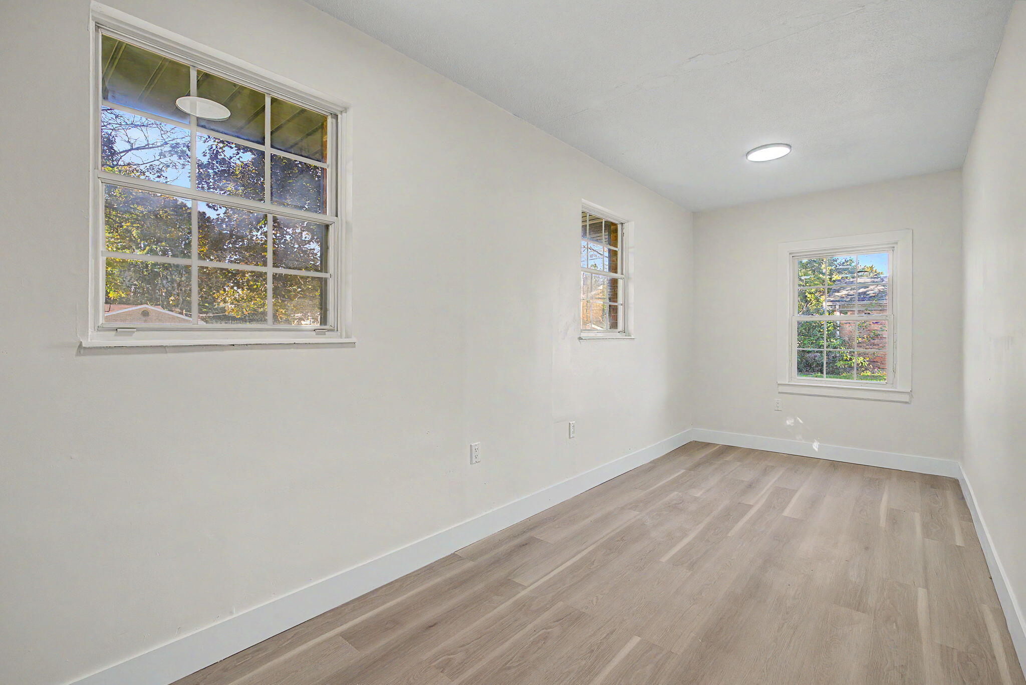 156 Matthews, Enon, Ohio 45323