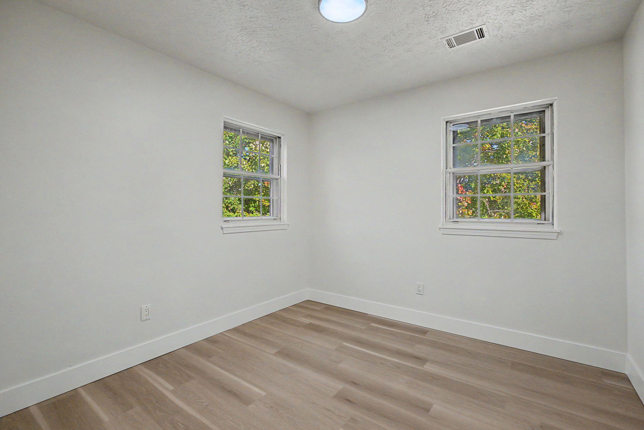 156 Matthews, Enon, Ohio 45323