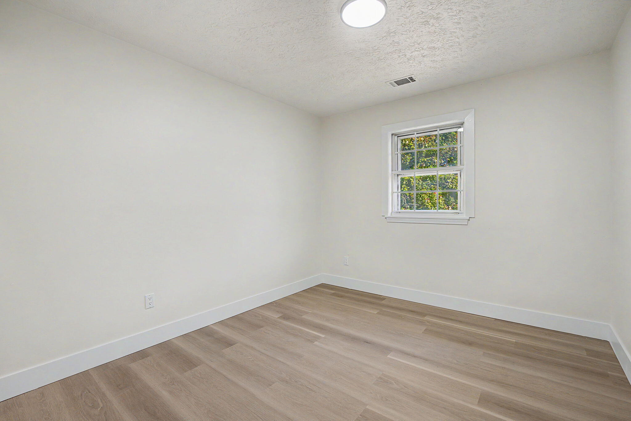 156 Matthews, Enon, Ohio 45323