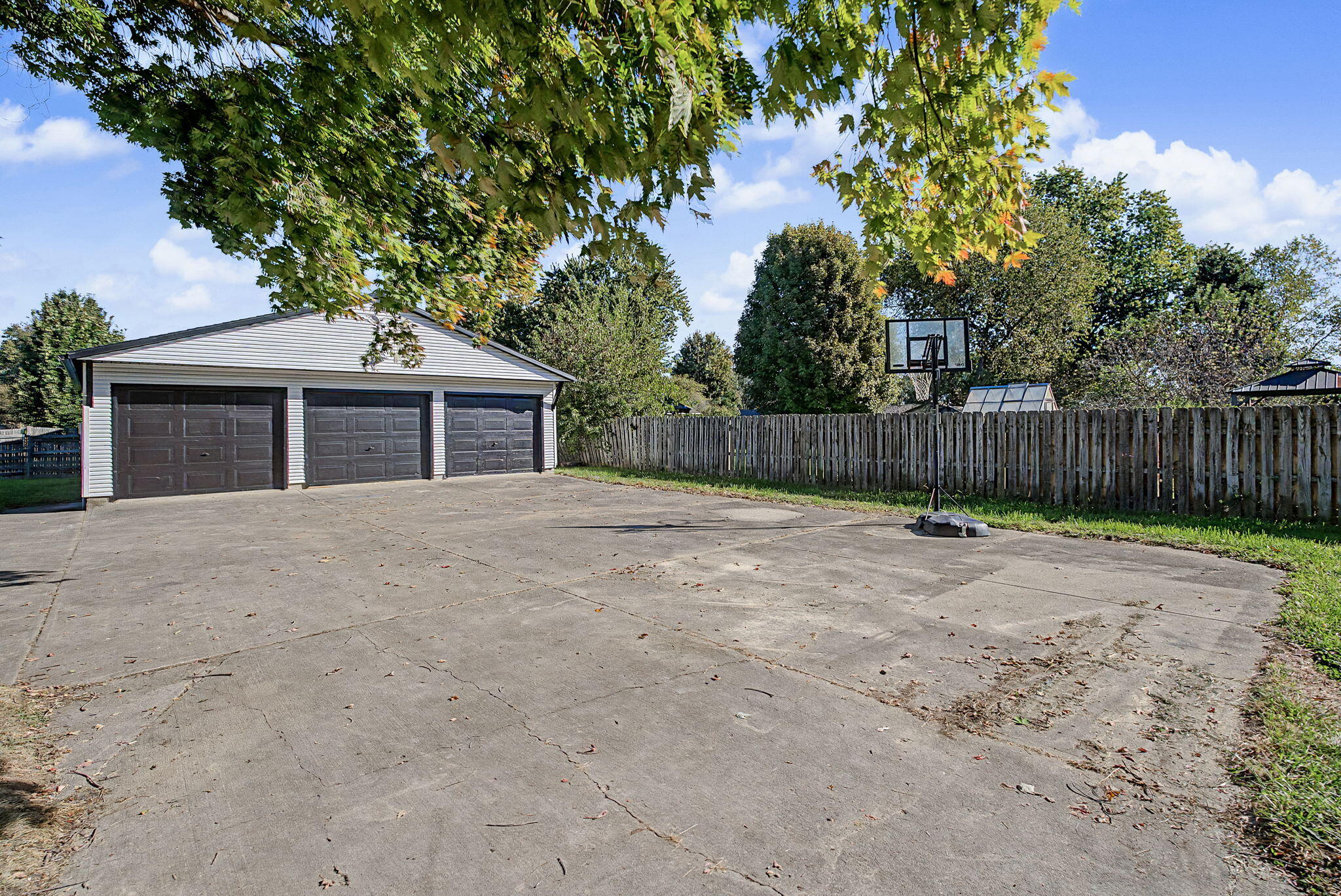 156 Matthews, Enon, Ohio 45323