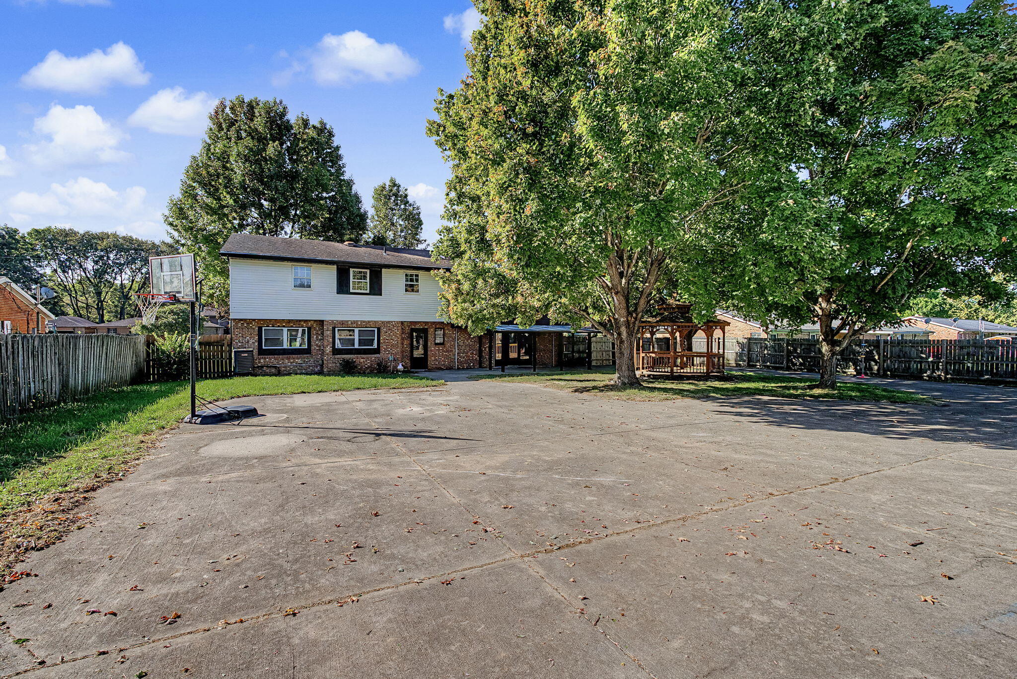 156 Matthews, Enon, Ohio 45323