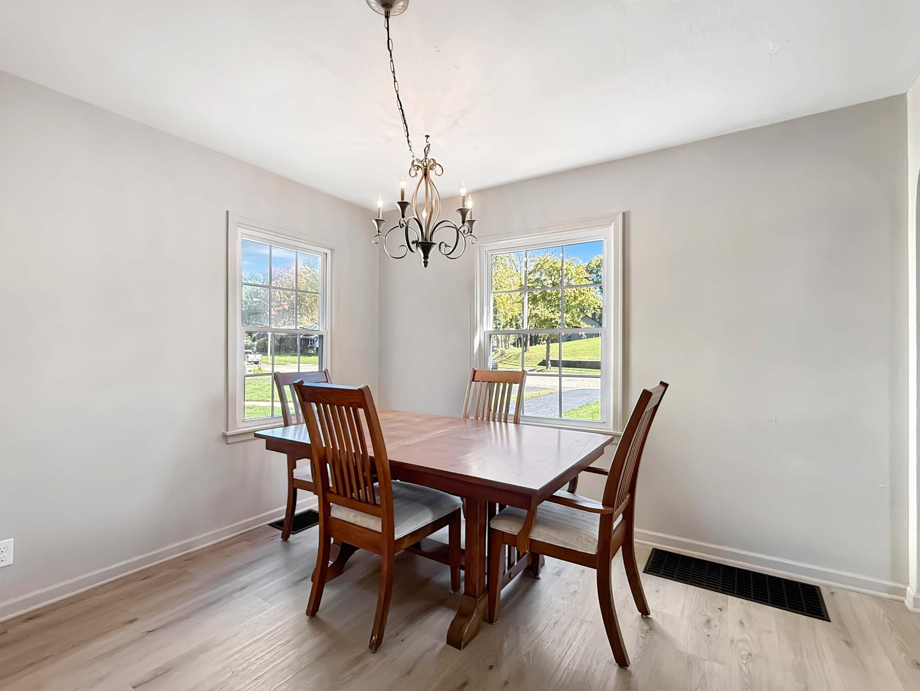 1625 Crestview, Springfield, Ohio 45504