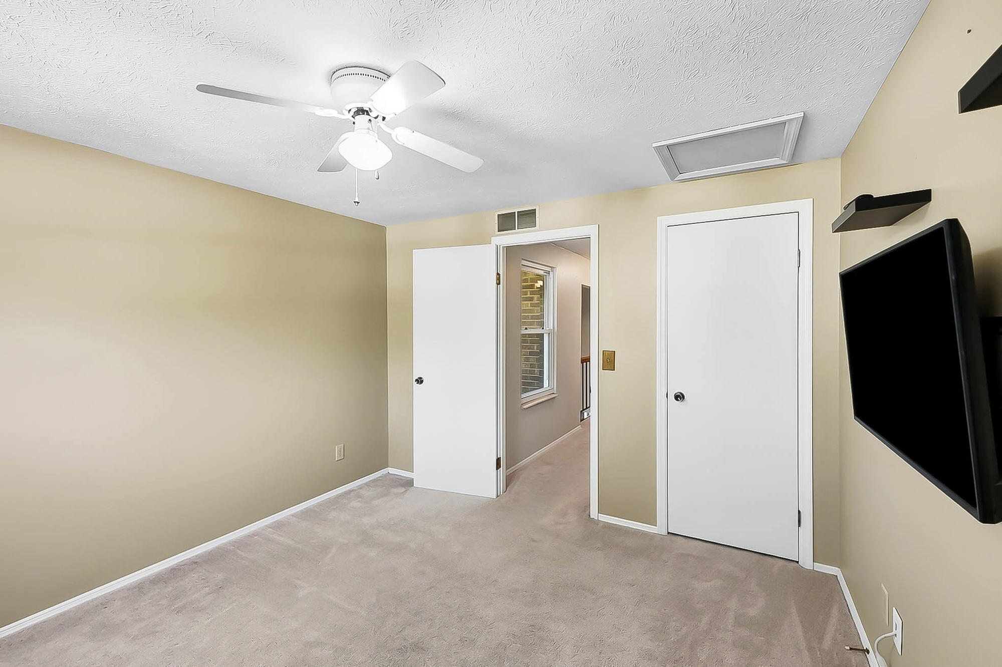 8209 Schoolgate, Dayton, Ohio 45424