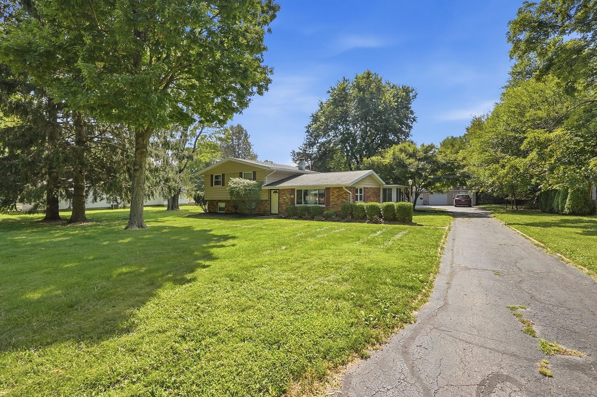3789 New Carlisle, Springfield, Ohio 45504