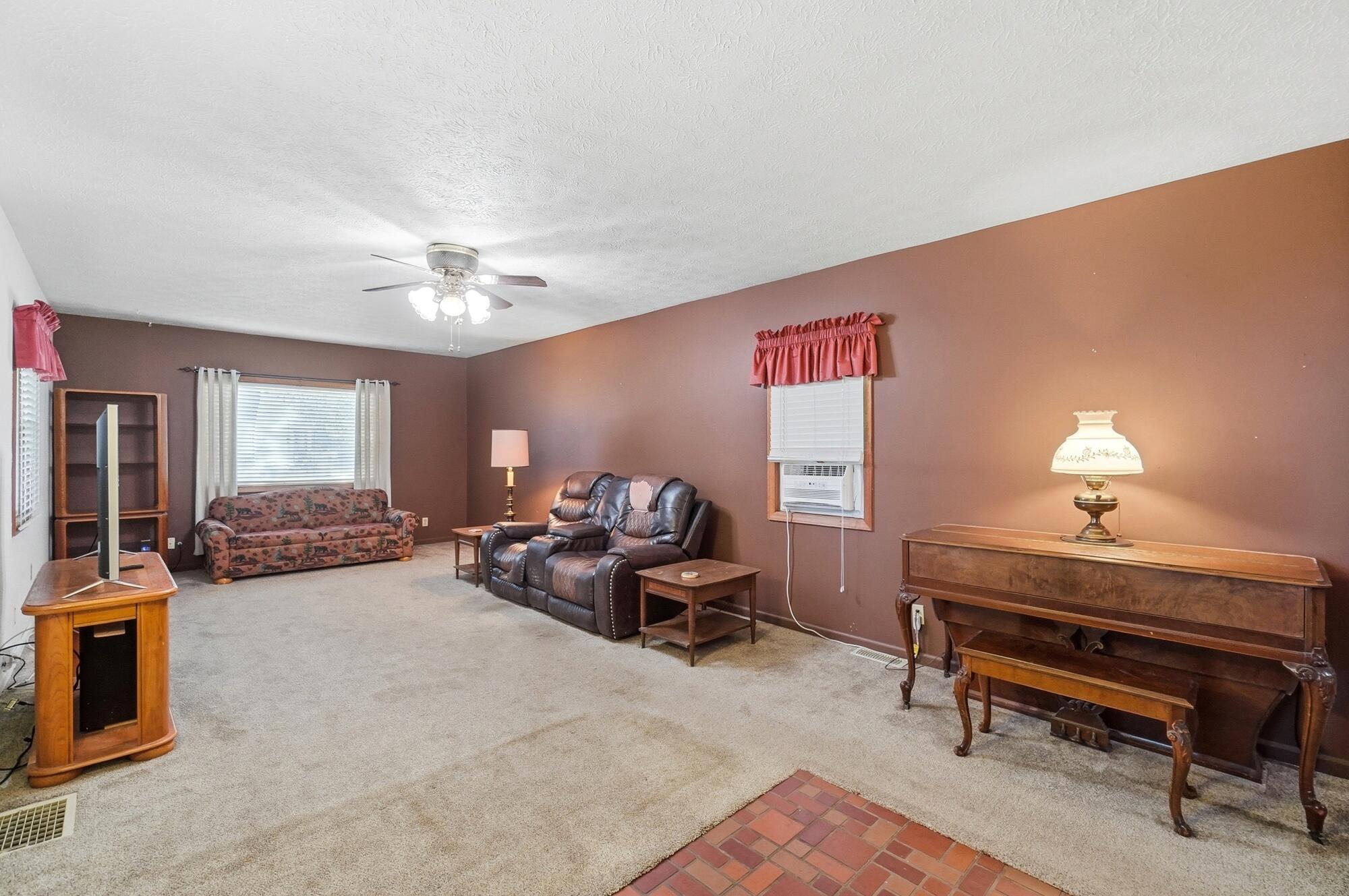 7570 Troy, Springfield, Ohio 45502