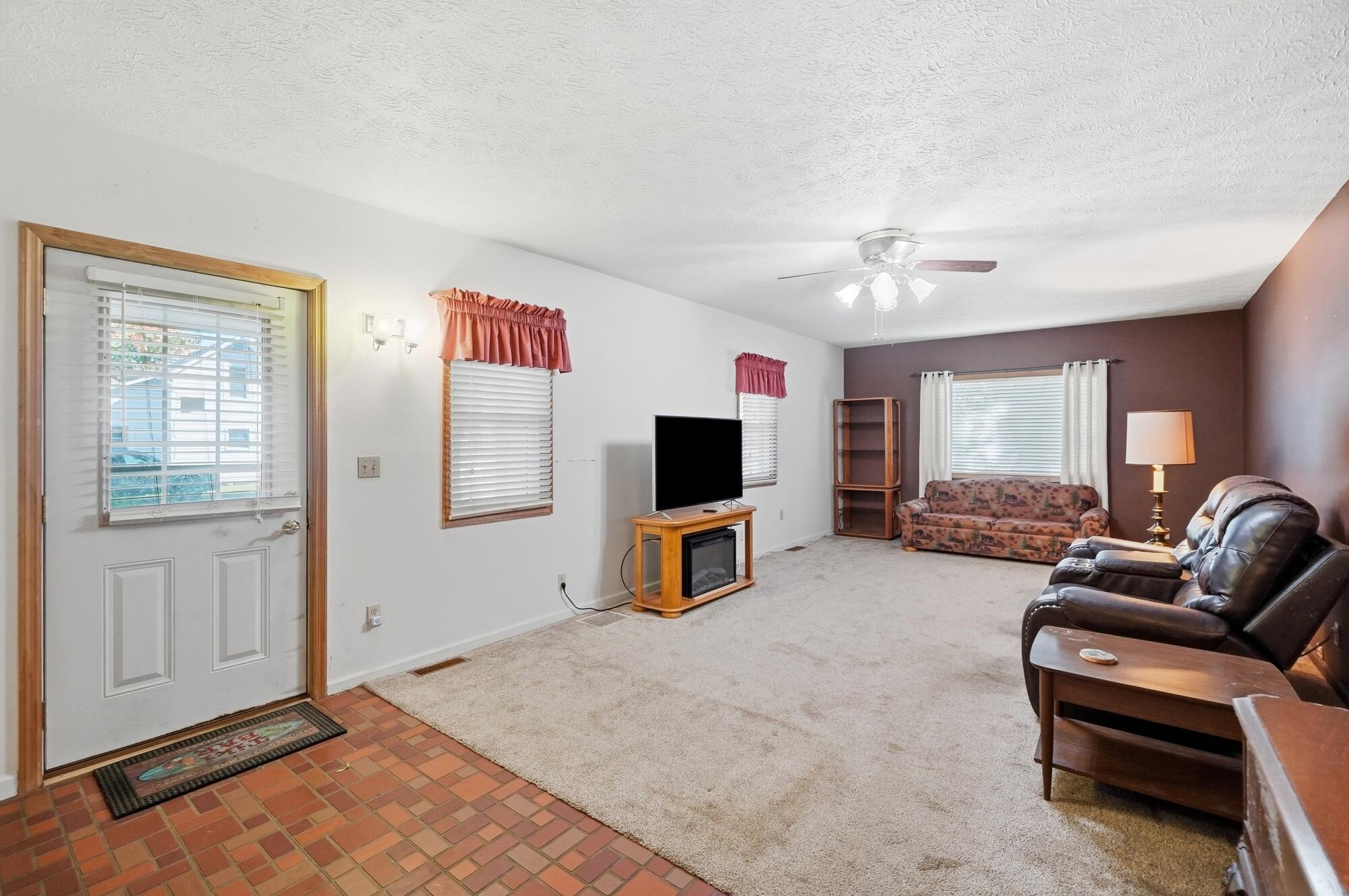 7570 Troy, Springfield, Ohio 45502