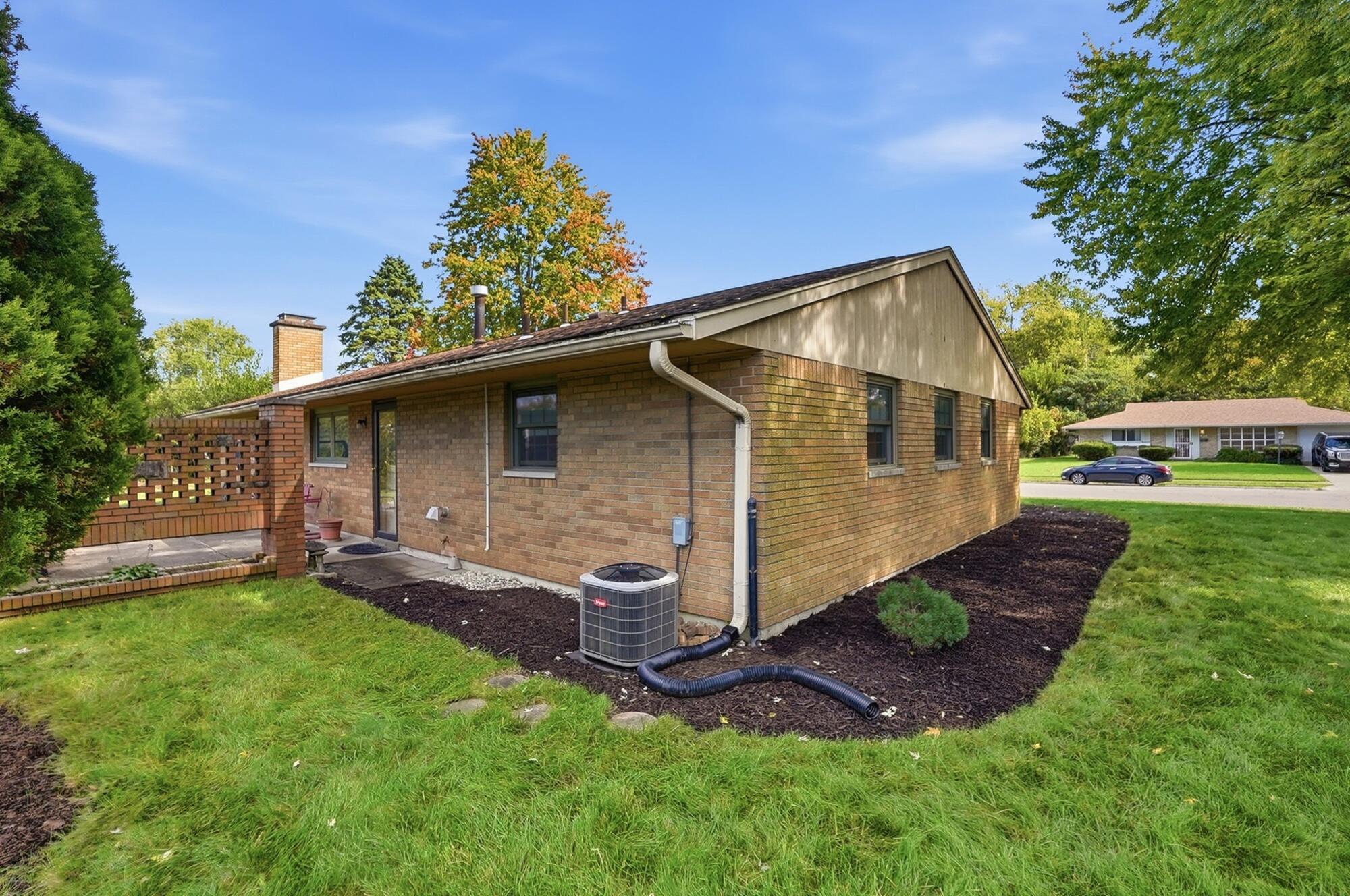 2065 Center, Springfield, Ohio 45506