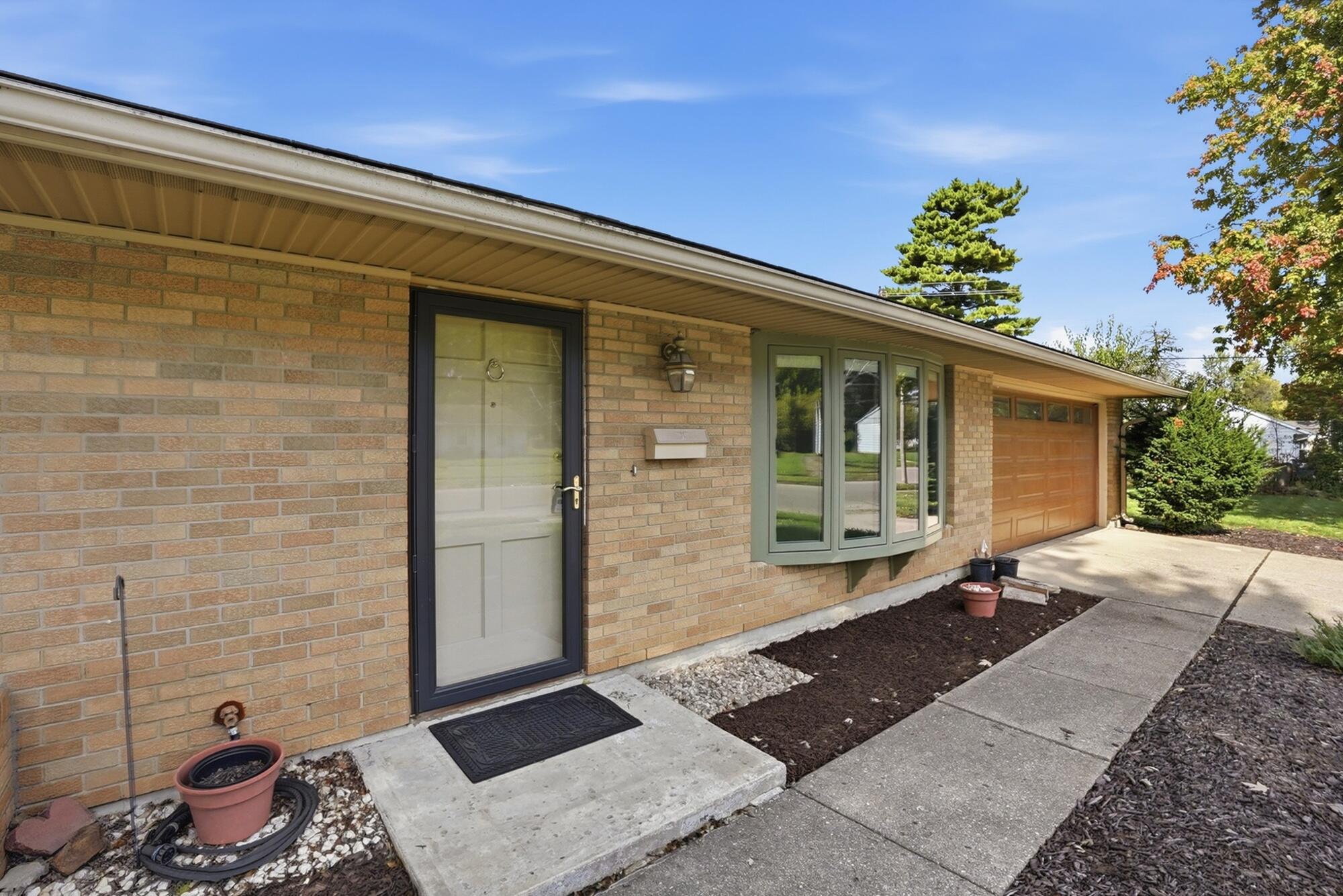 2065 Center, Springfield, Ohio 45506