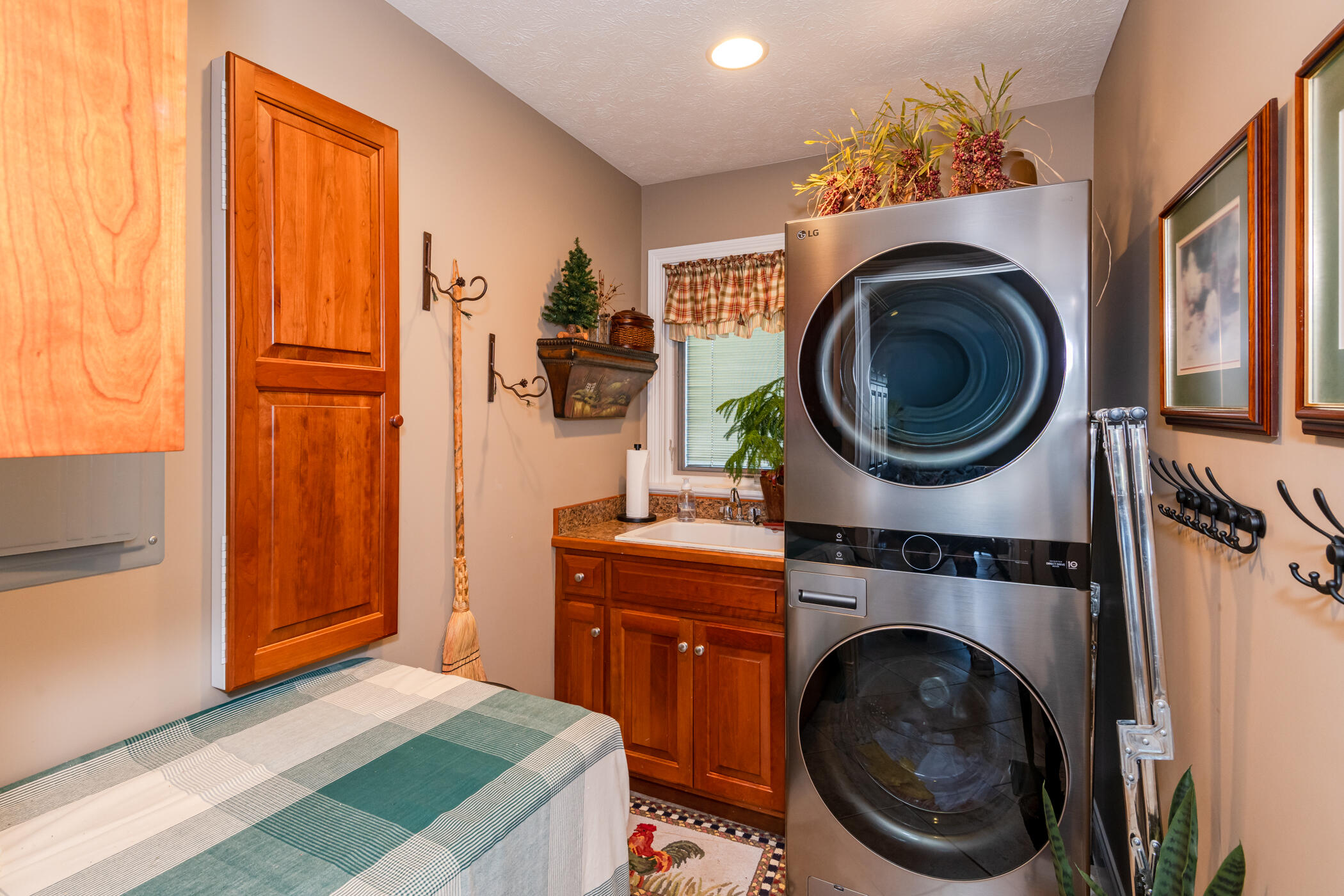 24 Bon Air Bend, Urbana, Ohio 43078